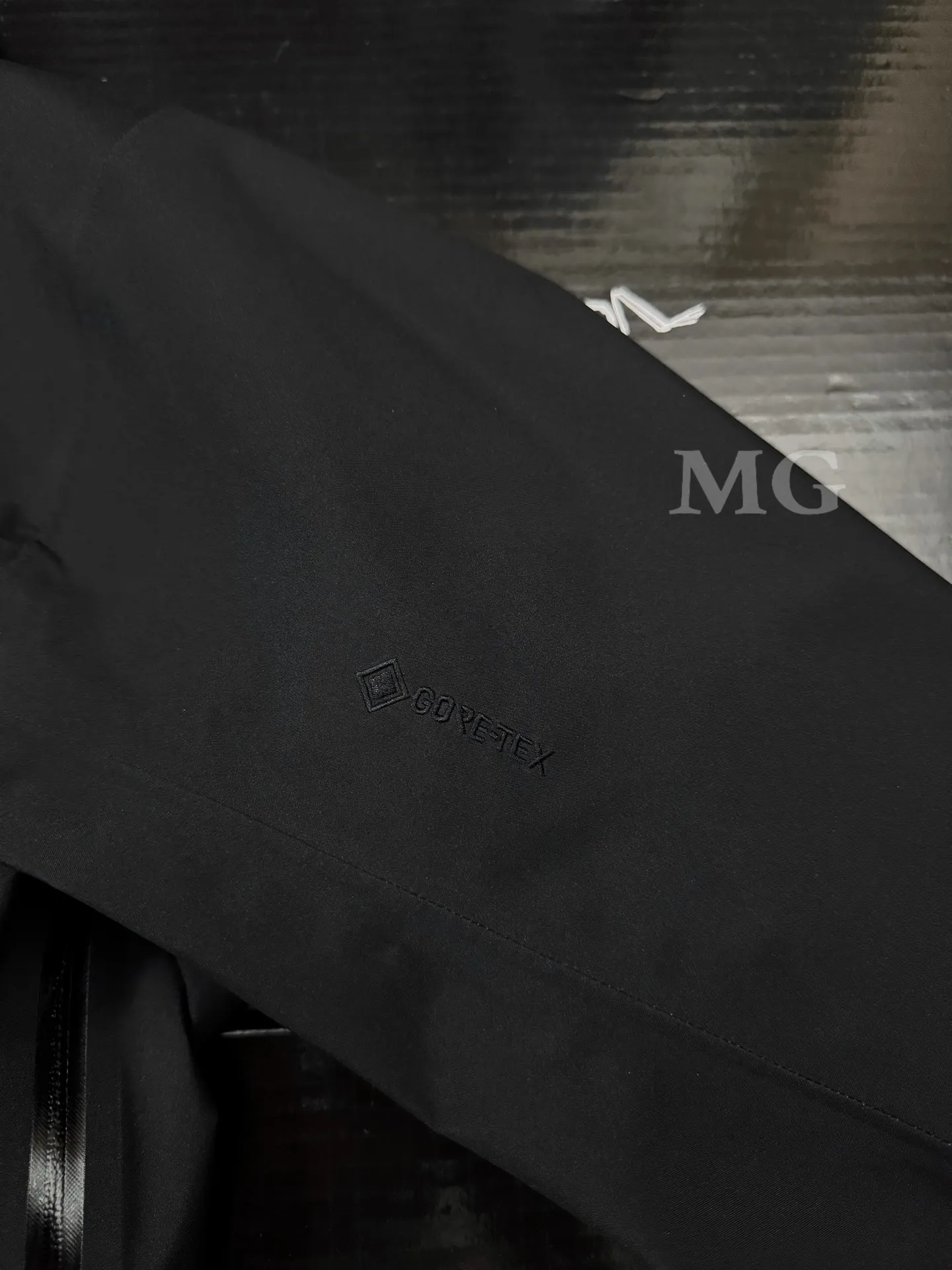 Beta AR GORE-TEX PRO Hooded Shell Jacket D43019499 — view 3