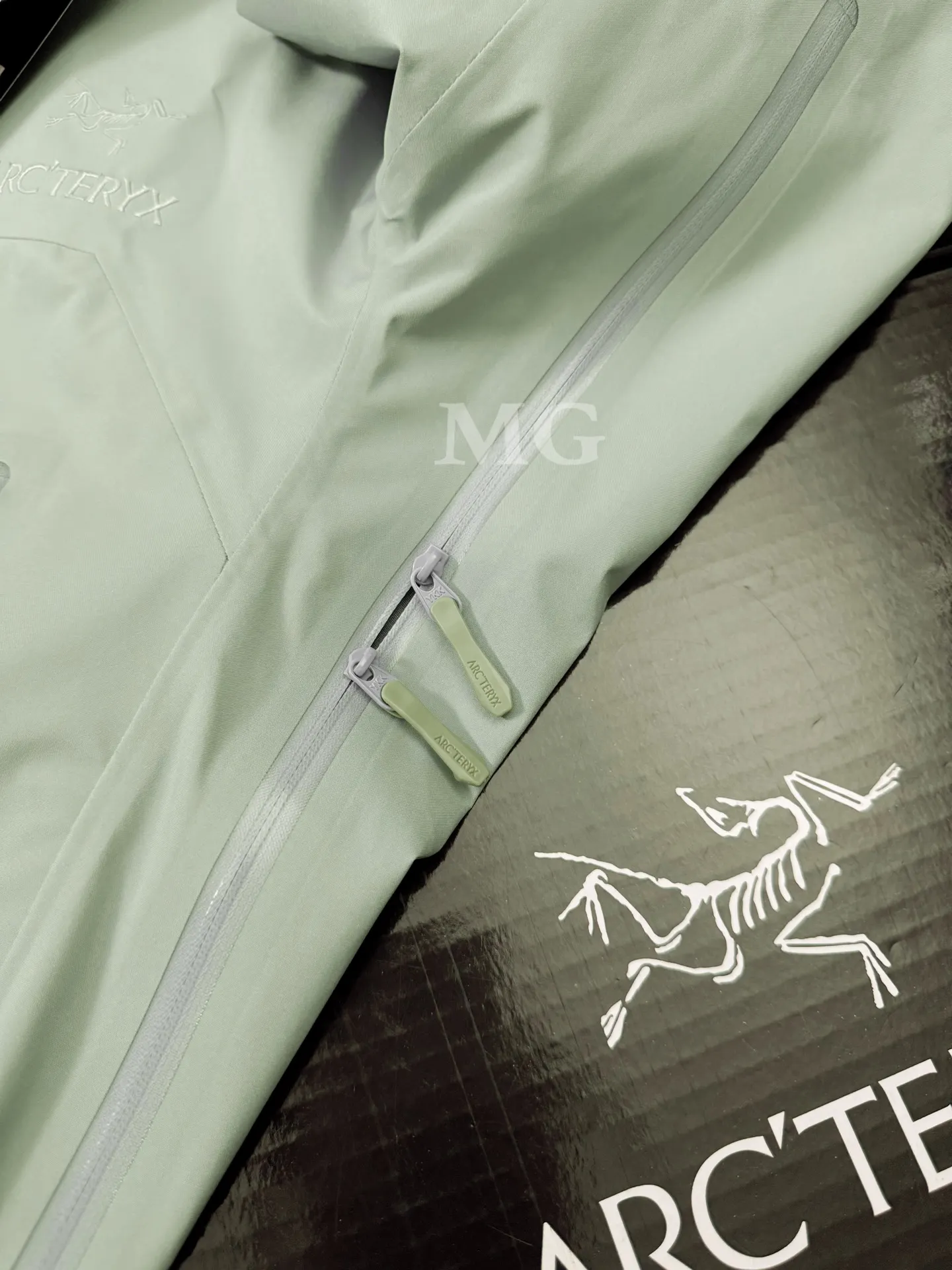 Beta AR GORE-TEX PRO Hooded Shell Jacket D43019503 — view 5