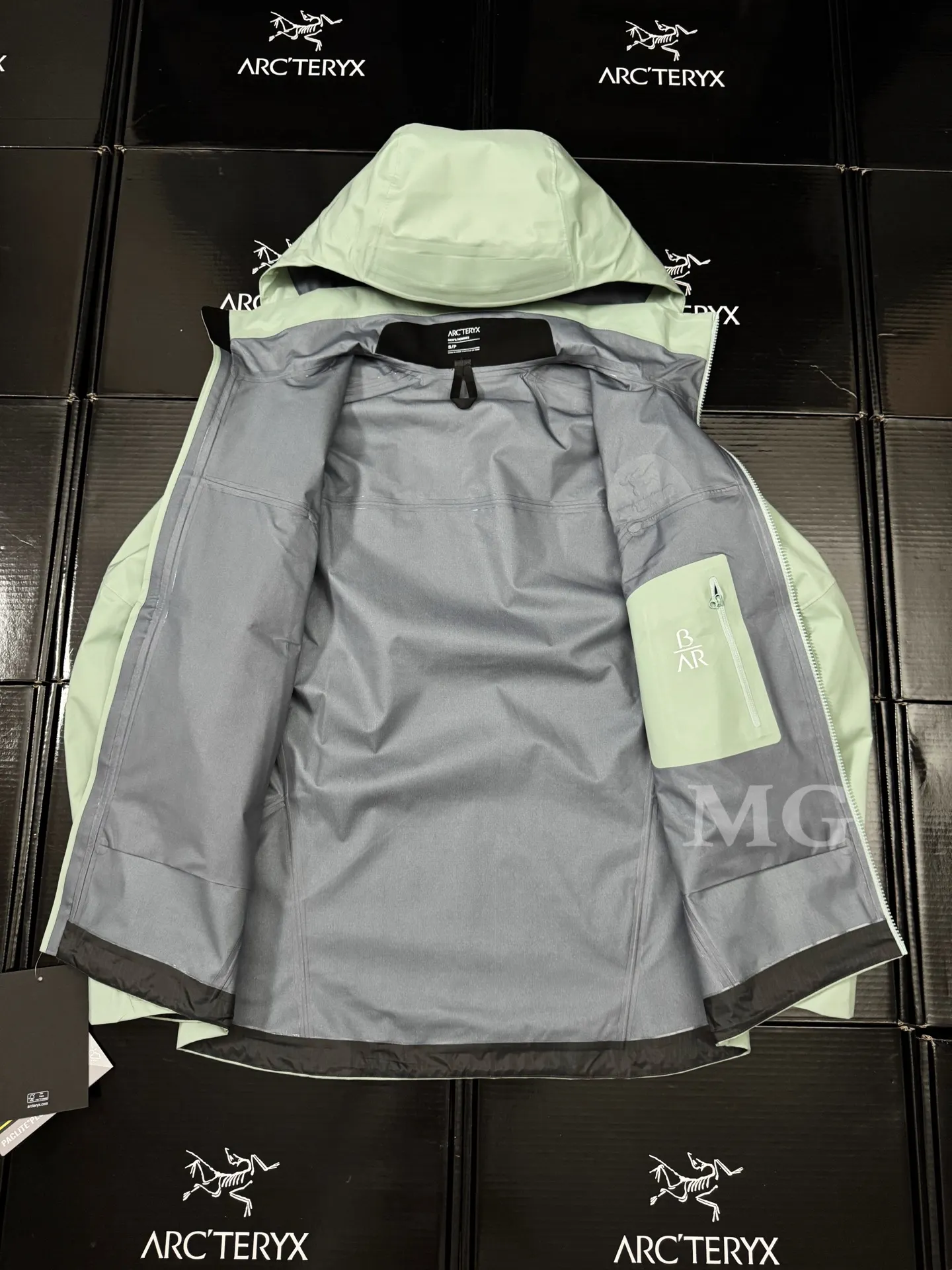 Beta AR GORE-TEX PRO Hooded Shell Jacket D43019503 — view 8