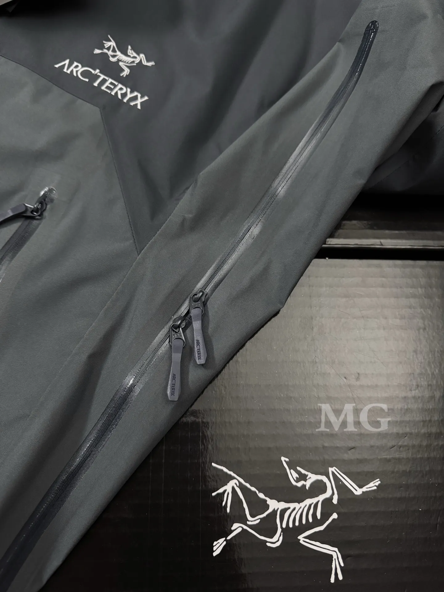 Beta AR GORE-TEX PRO Hooded Shell Jacket D43019500 — view 5