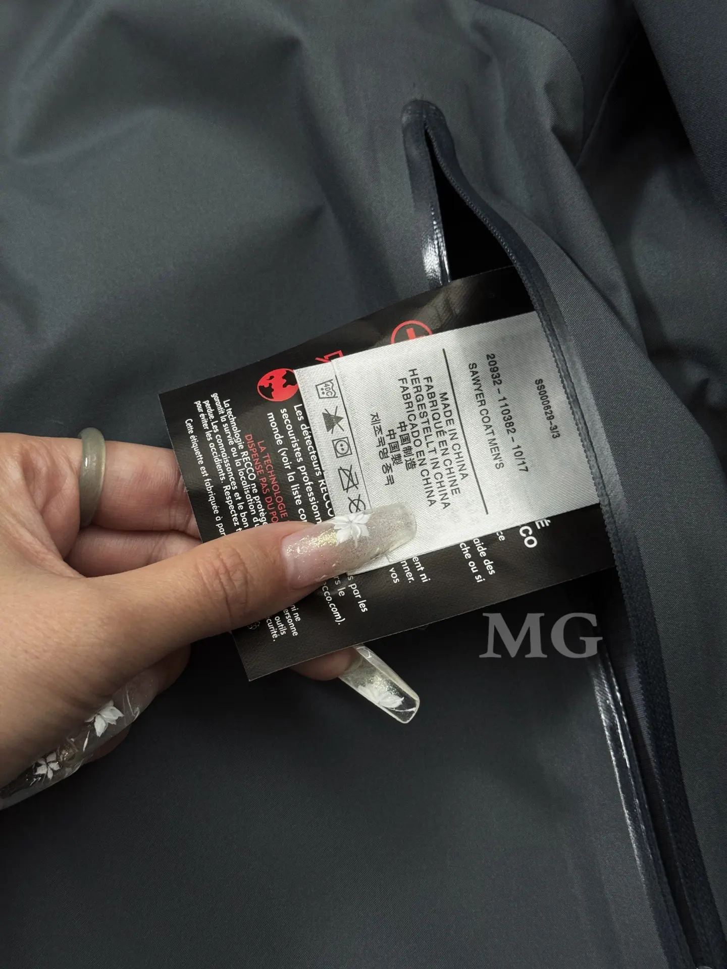 Beta AR GORE-TEX PRO Hooded Shell Jacket D43019500 — view 6
