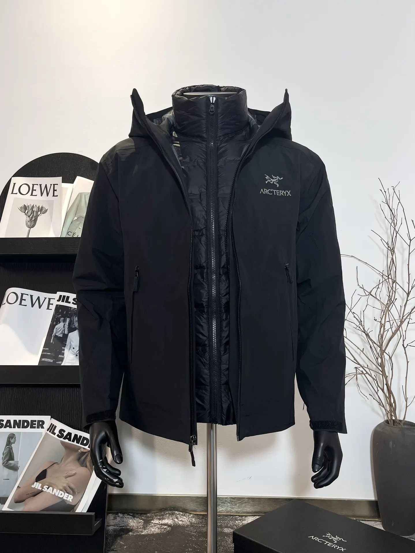 Beta LT 3-in-1 GORE-TEX Jacket with Removable Down Liner D44019324