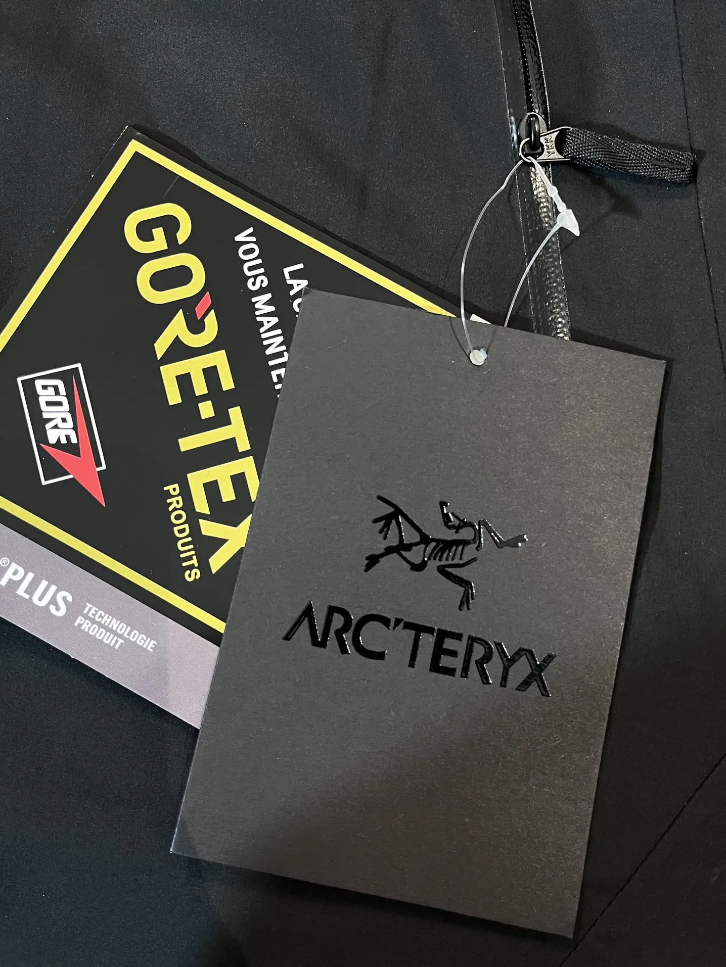 Beta LT 3-in-1 GORE-TEX Jacket with Removable Down Liner D44019324 — view 5