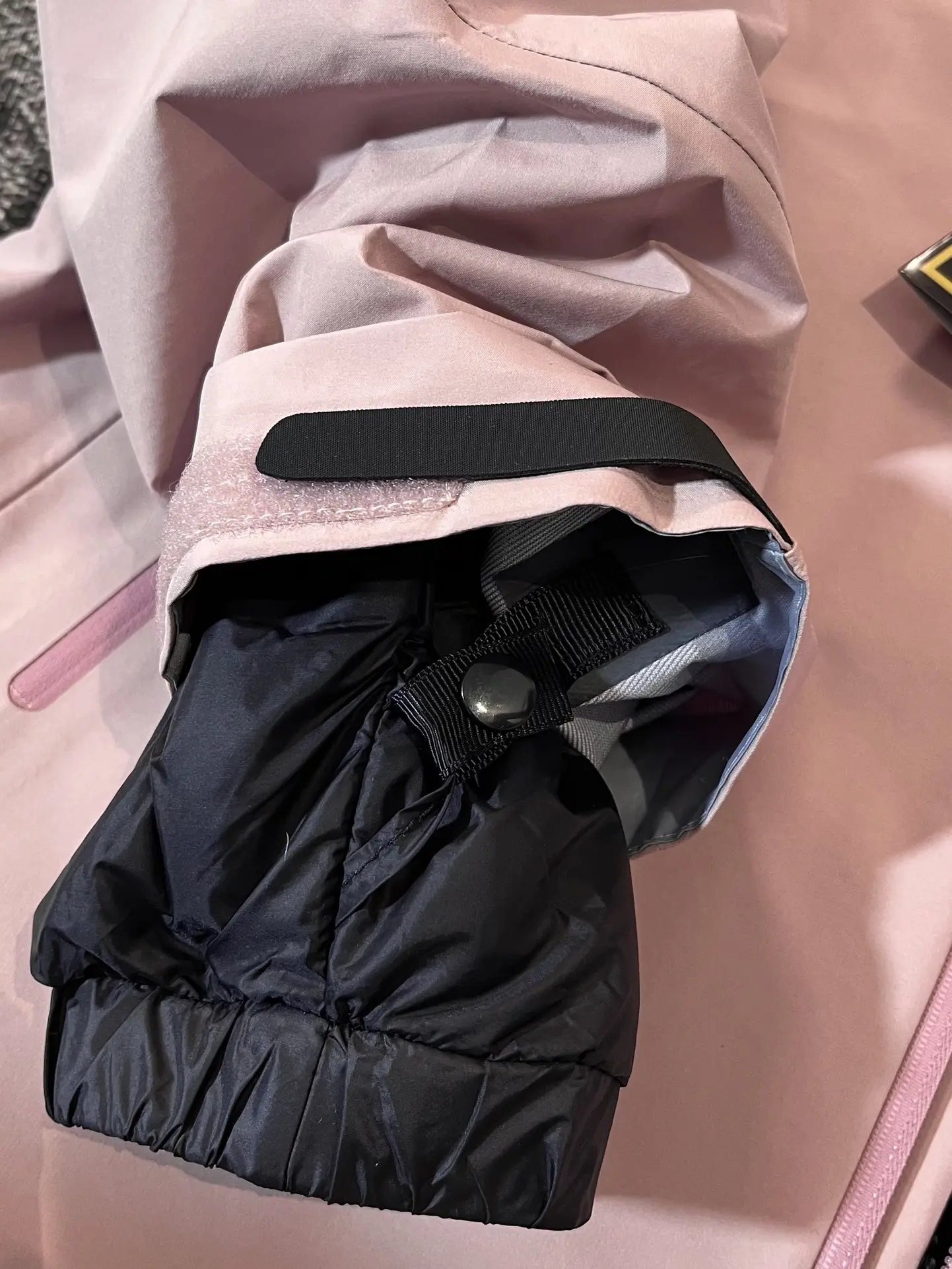 Beta LT 3-in-1 GORE-TEX Jacket with Removable Down Liner D44019323 — view 10