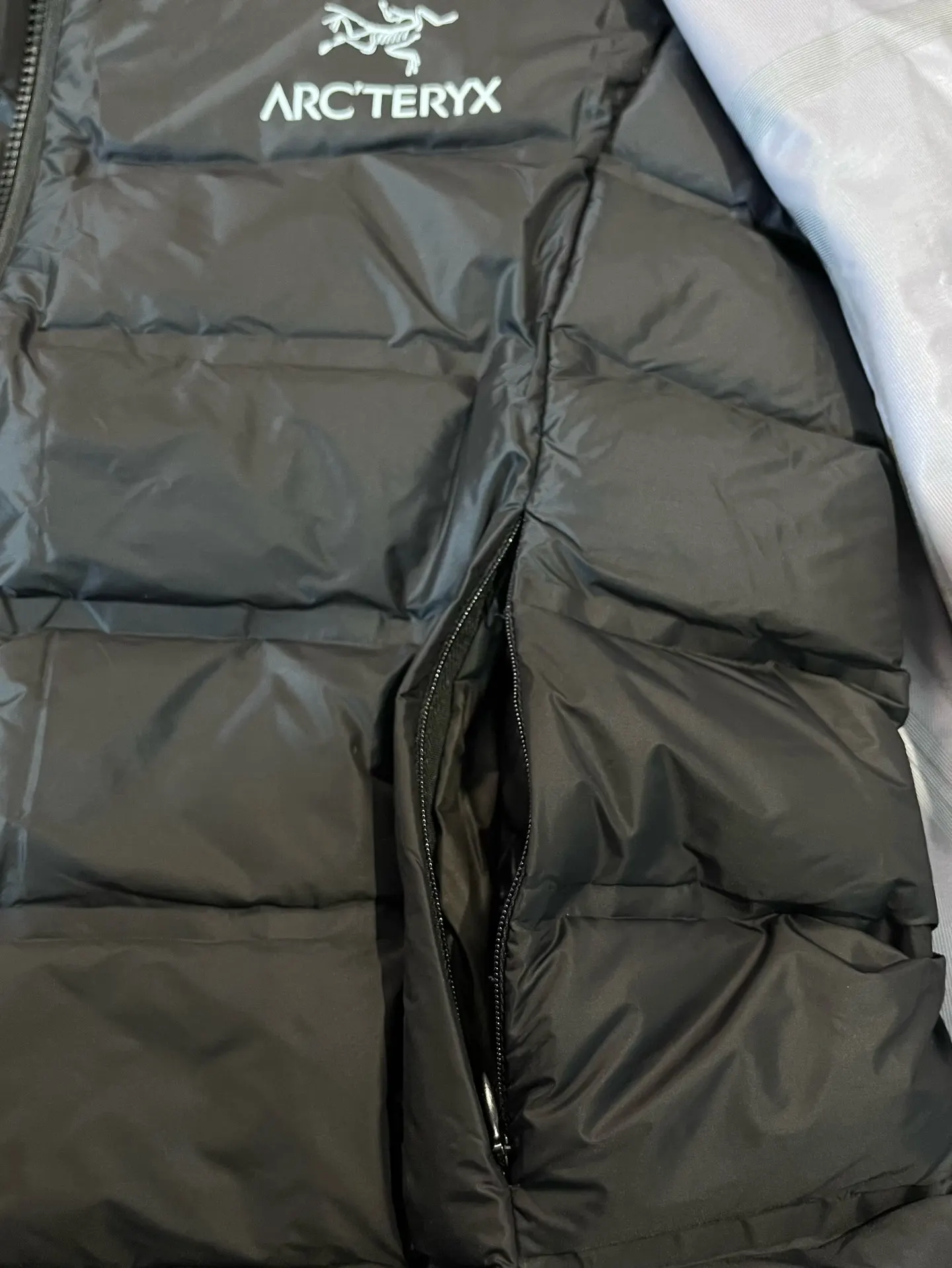 Beta LT 3-in-1 GORE-TEX Jacket with Removable Down Liner D44019323 — view 12