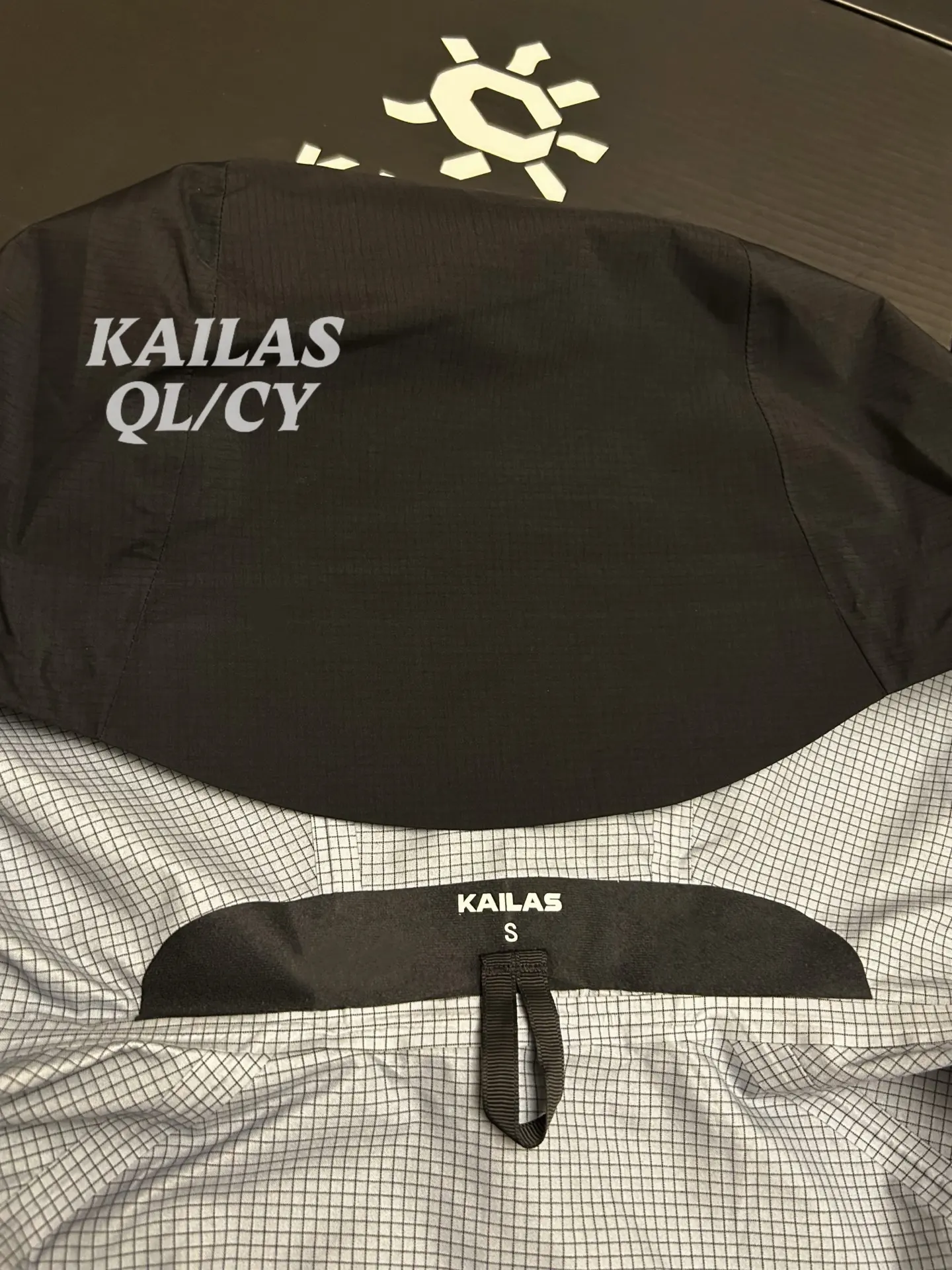 MONT Q60 GORE-TEX Hardshell Mountaineering Jacket D44019339 — view 9