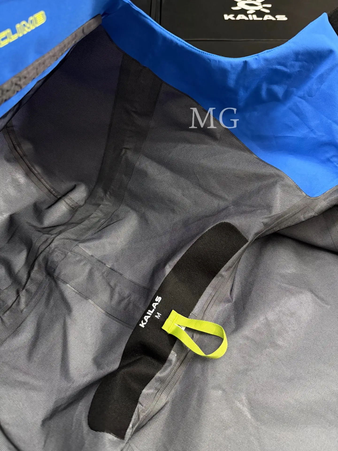 MONT-X Waterproof GORE-TEX Hardshell Jacket D44019467 — view 9
