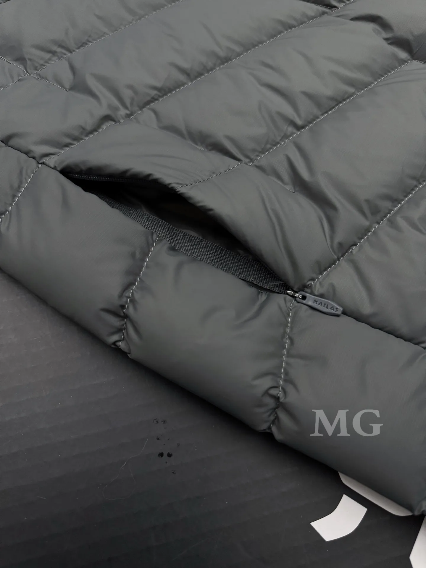 GT Zero 900FP Lightweight Hooded Down Jacket D44019394 — view 5