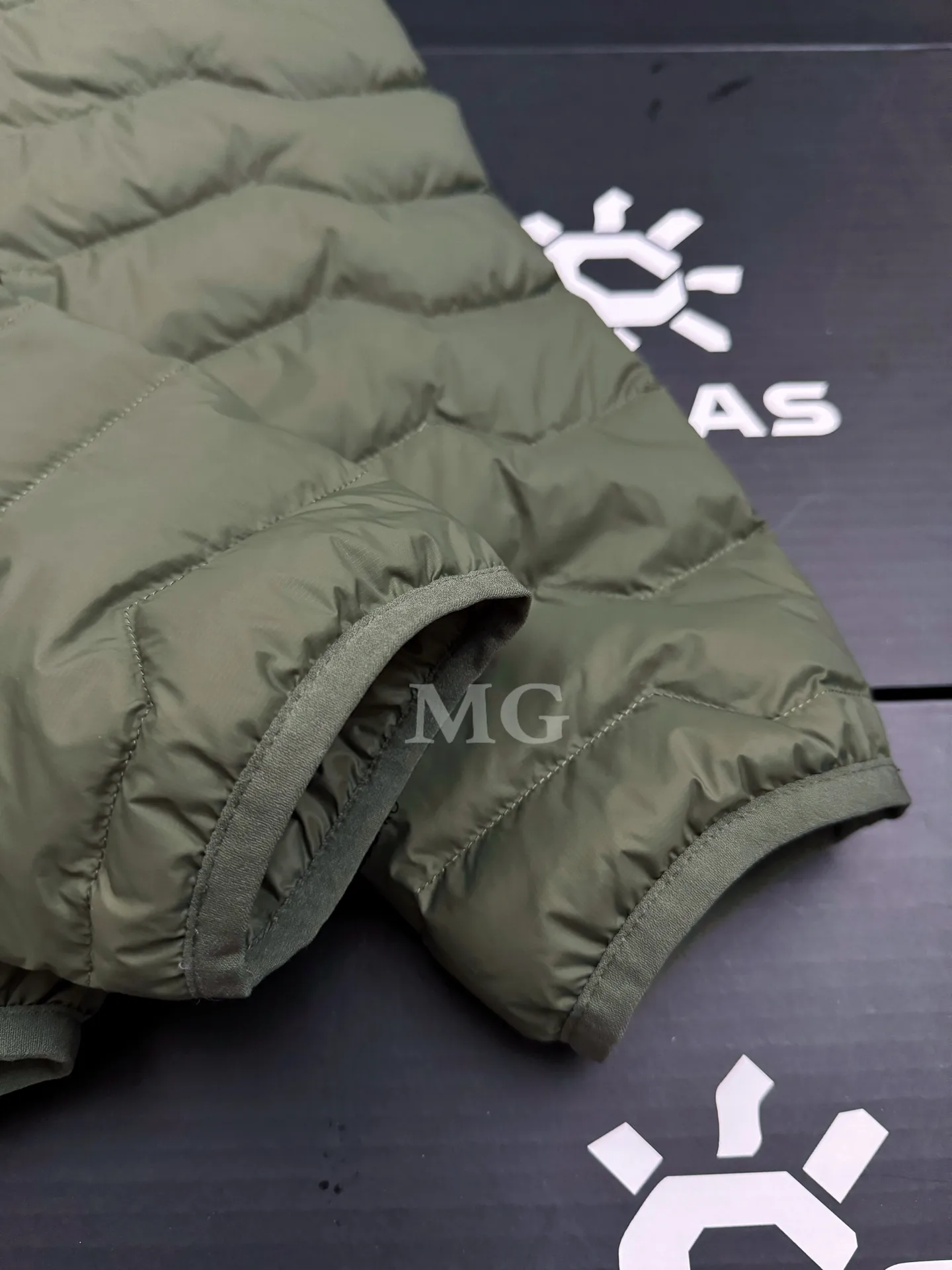 GT Zero Lightweight Hooded Down Jacket D44019393 — view 6