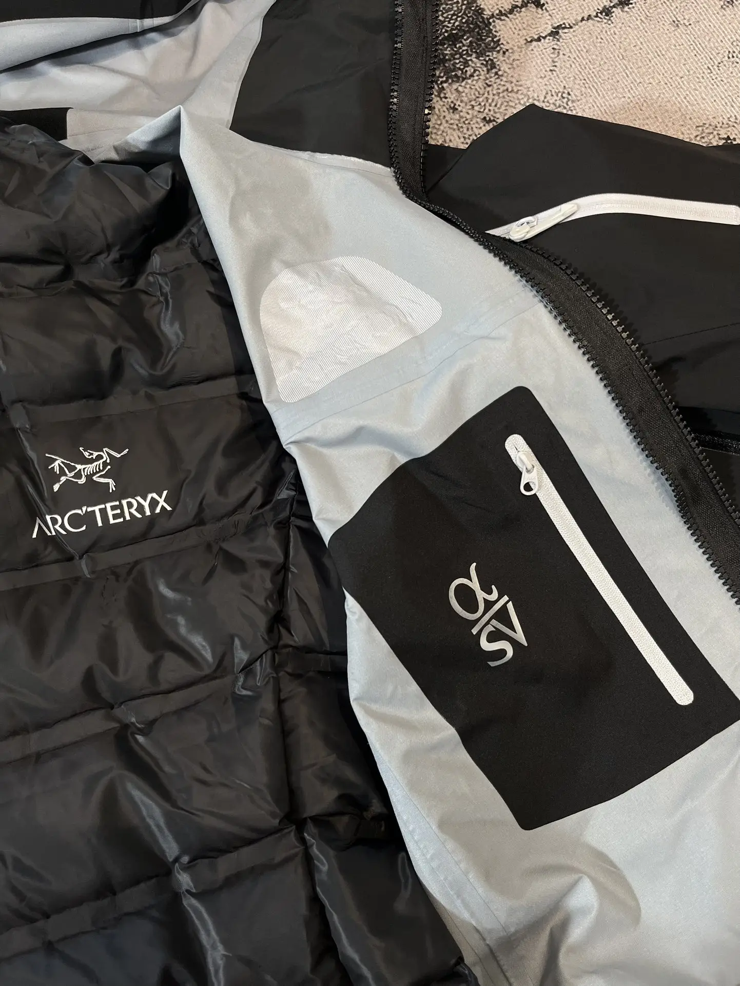 Alpha SV 3-in-1 GORE-TEX Hardshell Puffer Jacket D46019402 — view 3