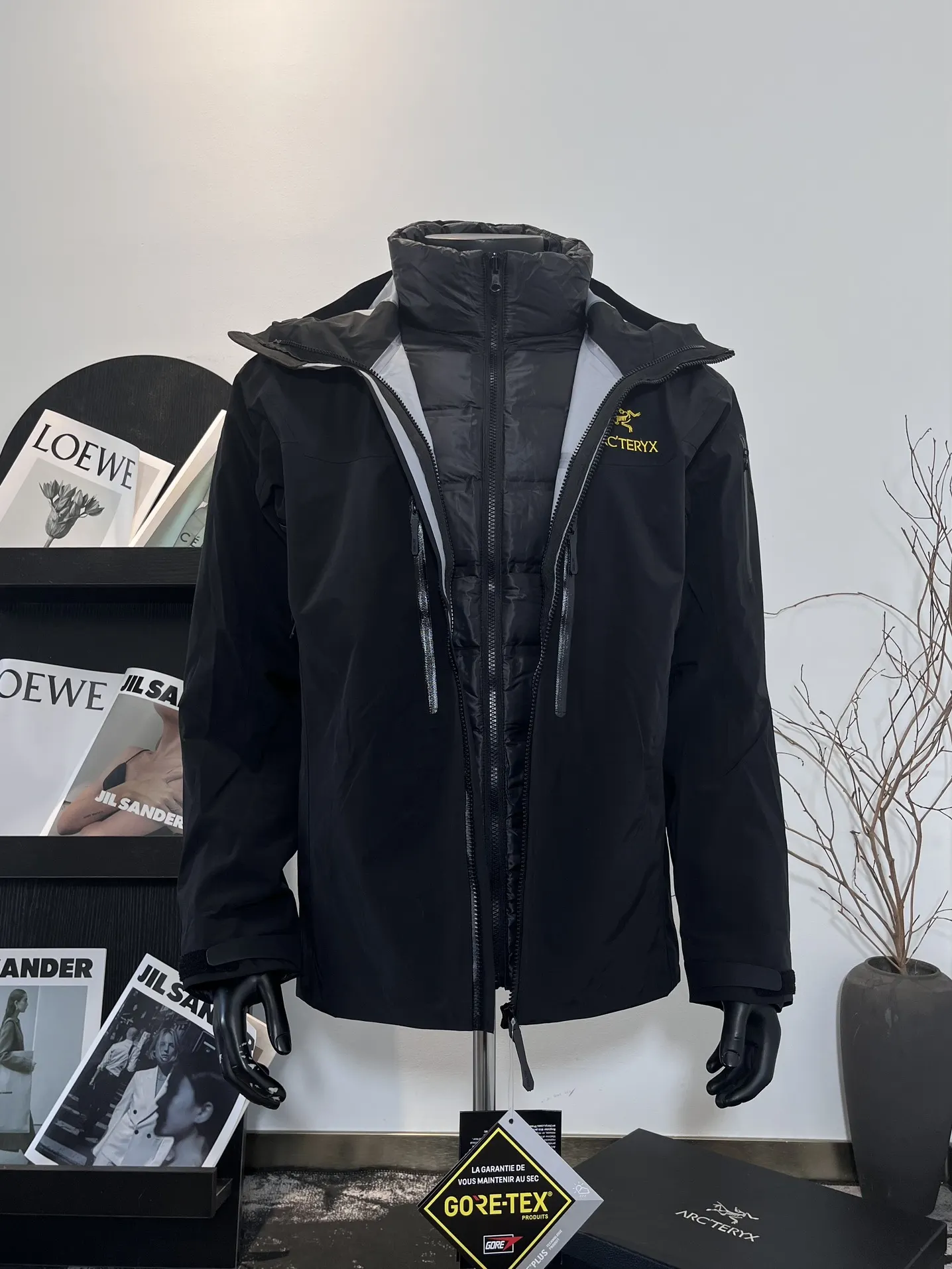 Alpha SV 3-in-1 GORE-TEX Hardshell Down Jacket D46019404