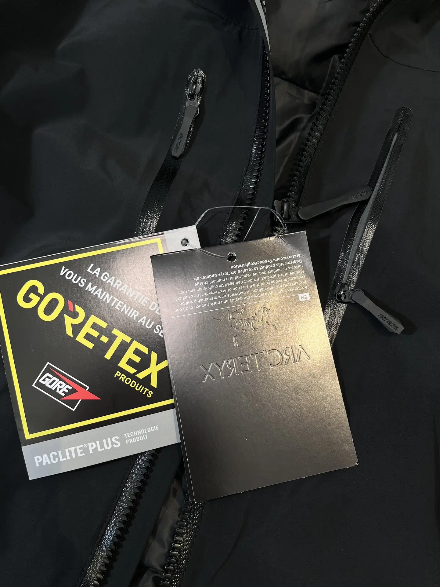 Alpha SV 3-in-1 GORE-TEX Hardshell Down Jacket D46019404 — view 6