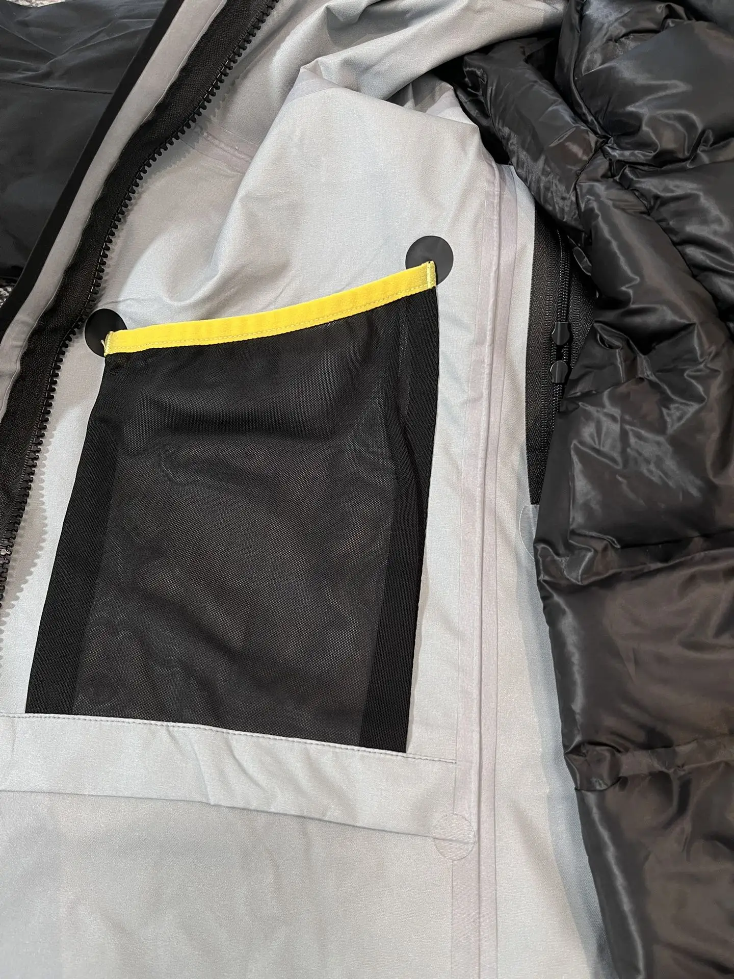 Alpha SV 3-in-1 GORE-TEX Hardshell Down Jacket D46019404 — view 9