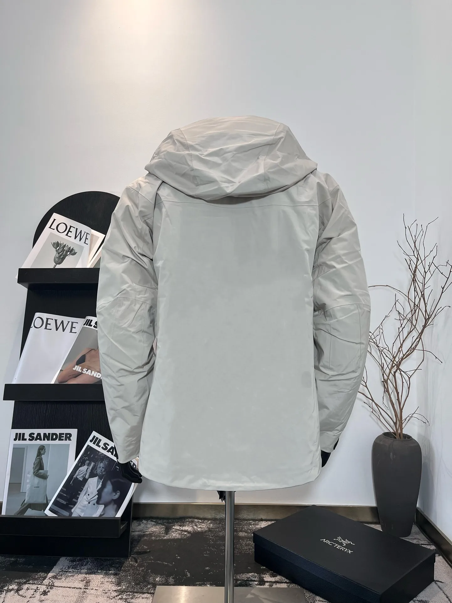 Alpha SV 3-in-1 GORE-TEX Down Jacket D46019405 — view 2