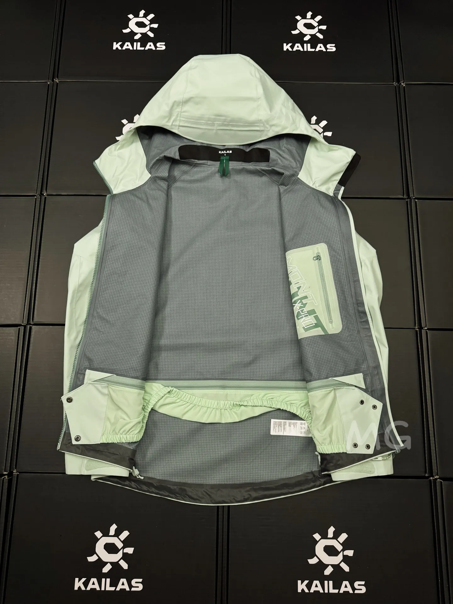 Mont-X Pro Waterproof Hardshell Jacket D46019333 — view 8
