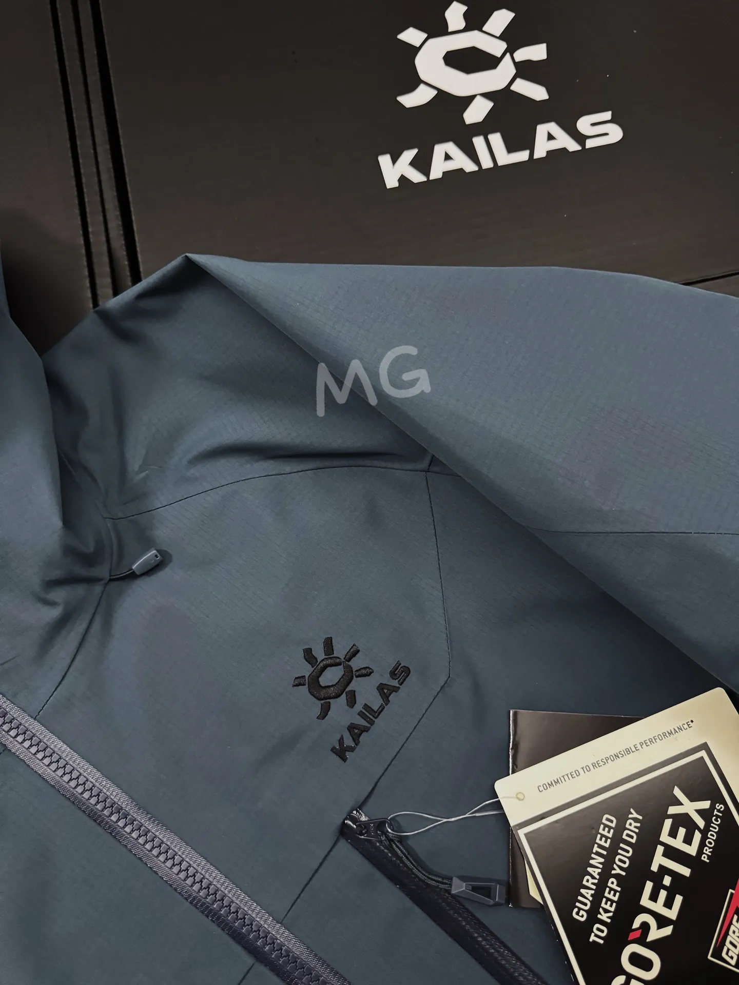 KAILAS MONT-X Pro Waterproof Hardshell Jacket D46019336 — view 3