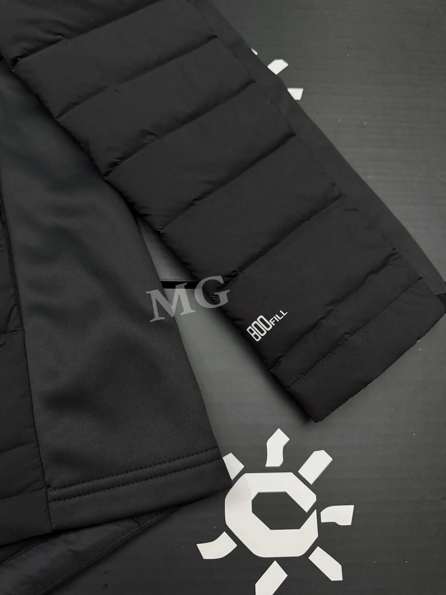 3000GT Lightweight Hooded Down Jacket D46019395 — view 2