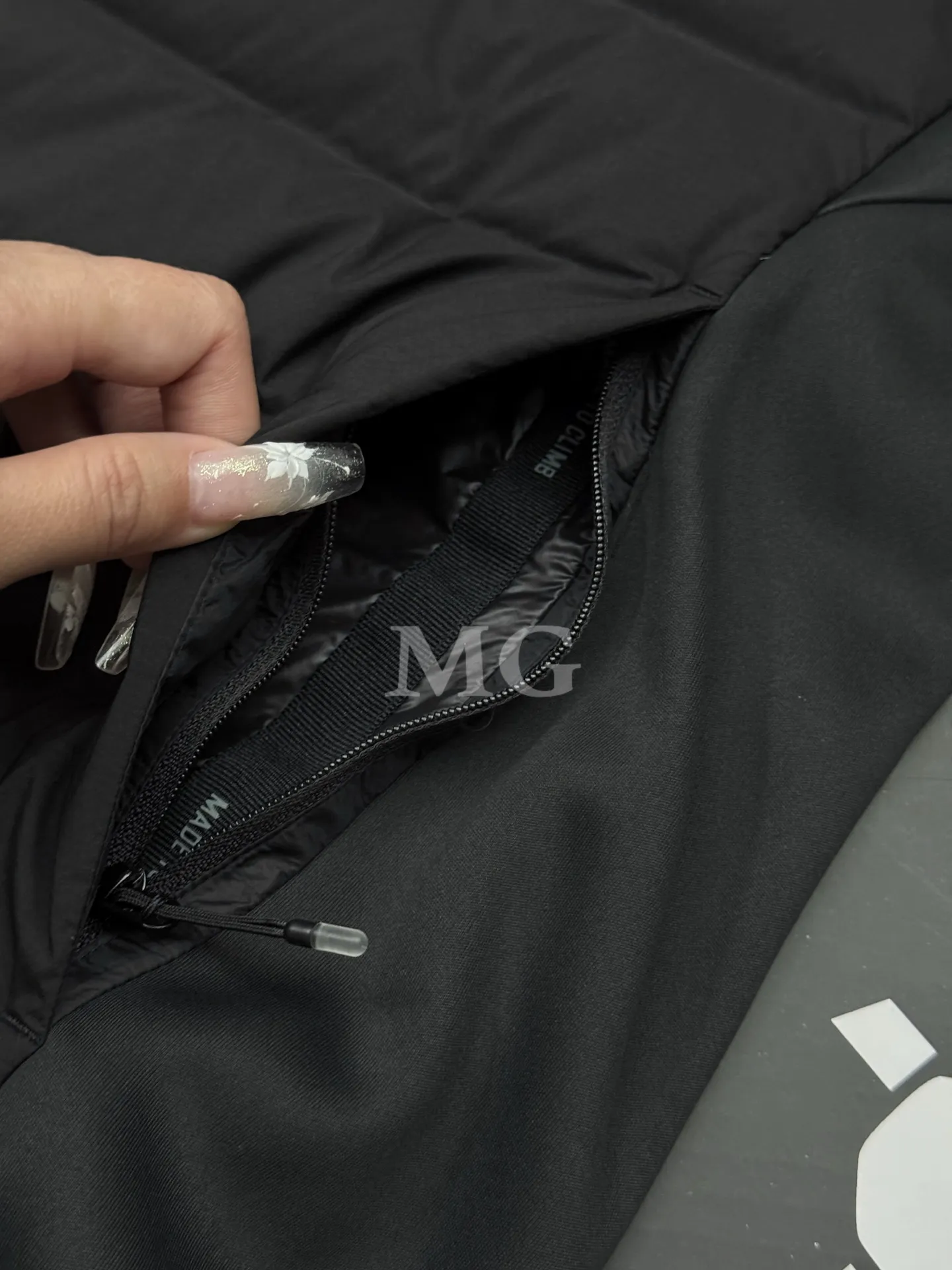3000GT Lightweight Hooded Down Jacket D46019395 — view 5