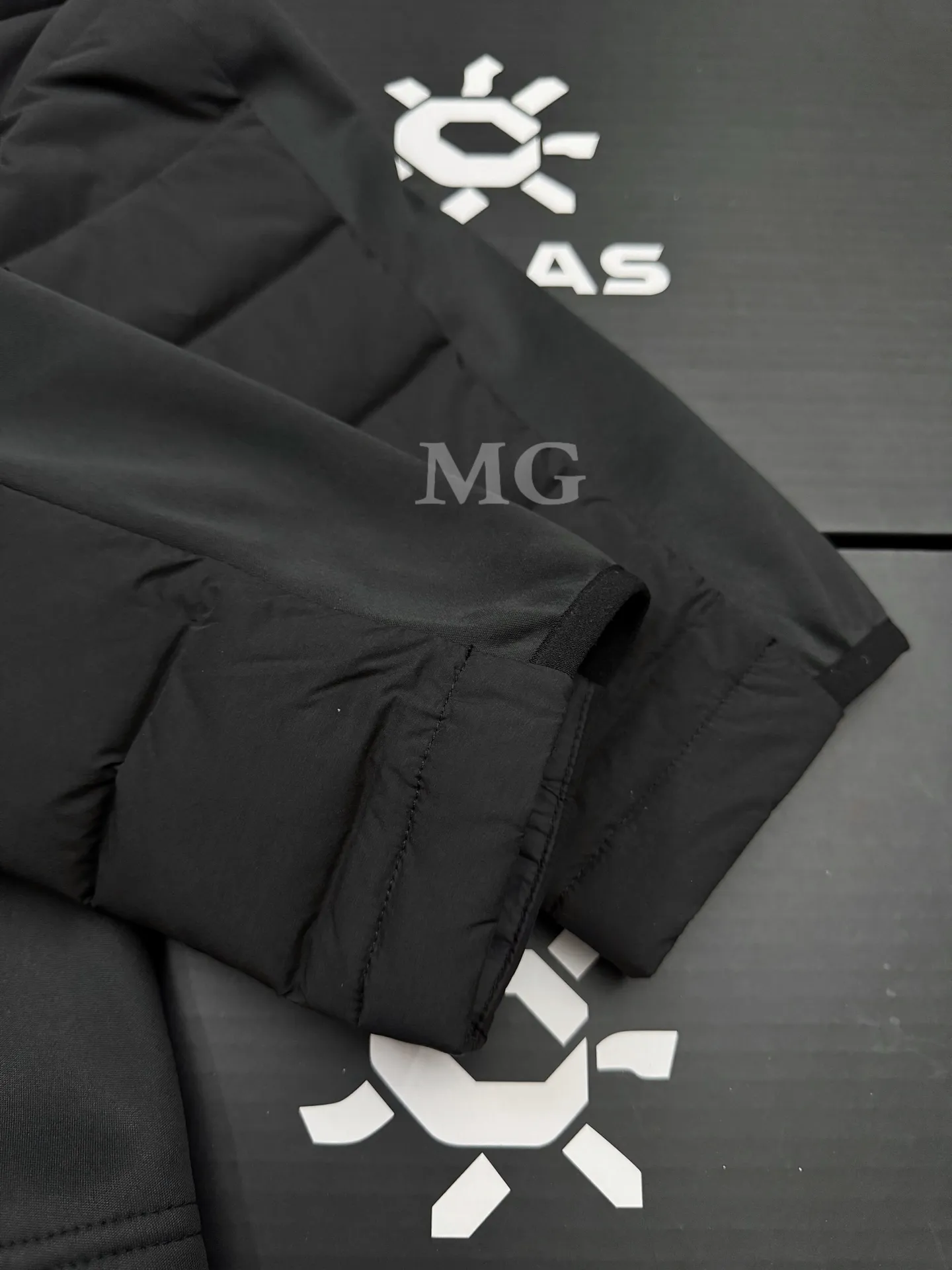 3000GT Lightweight Hooded Down Jacket D46019395 — view 9
