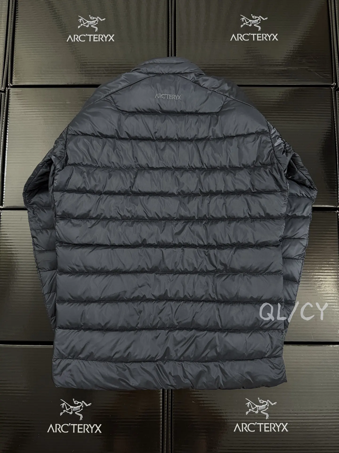 Cerium Lightweight Down-Filled Puffer Jacket D46019668 — view 2