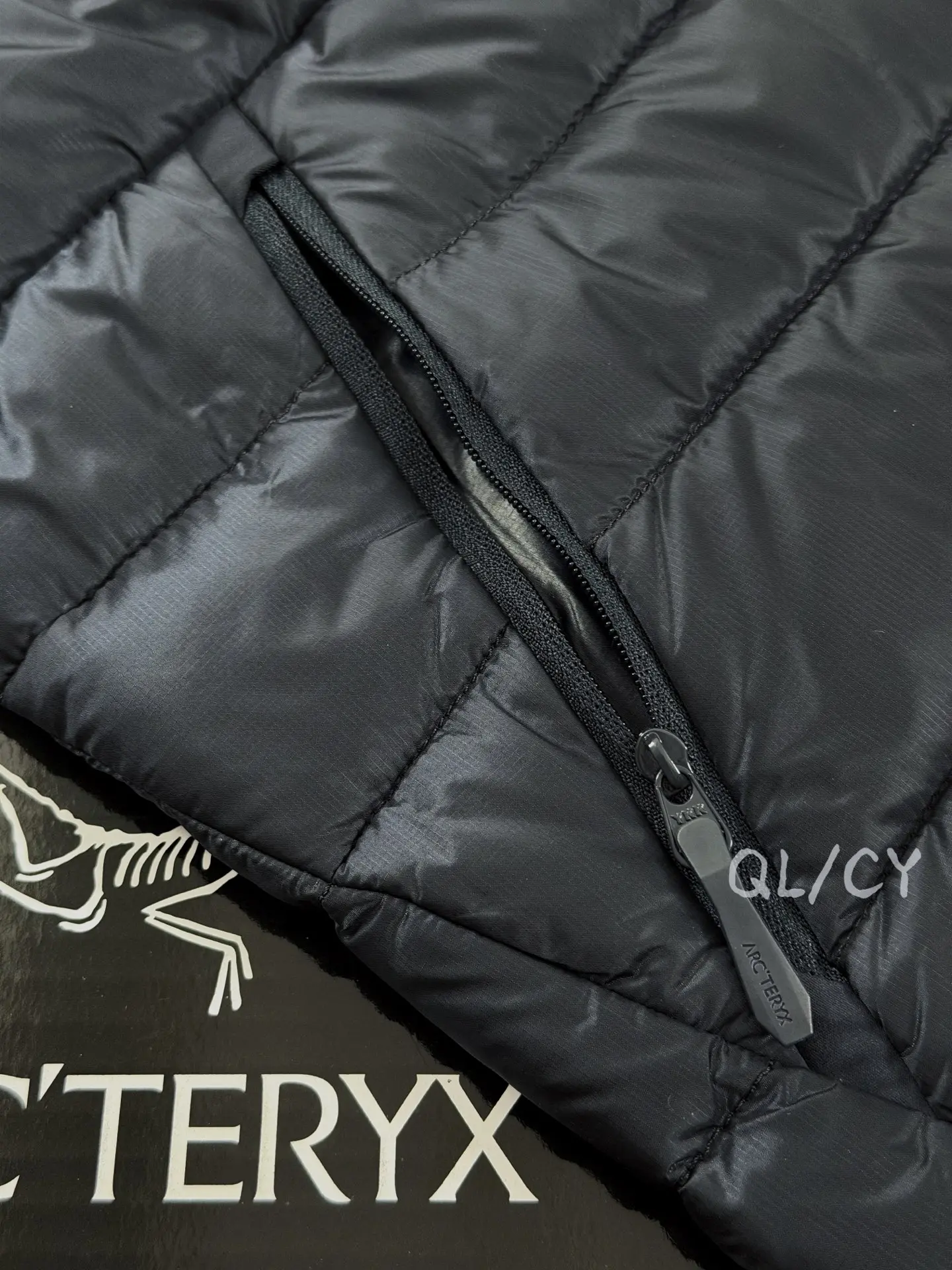 Cerium Lightweight Down-Filled Puffer Jacket D46019668 — view 5