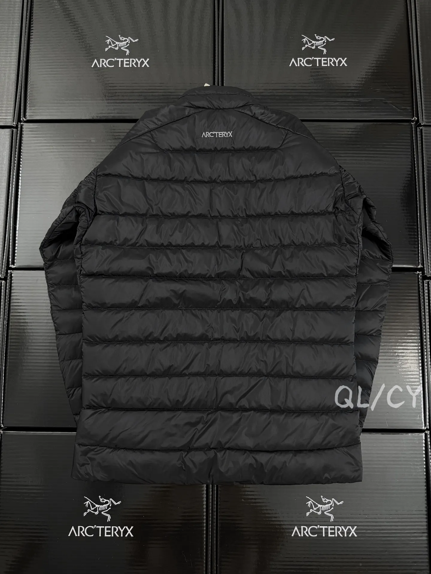 Cerium Lightweight Down-Filled Puffer Jacket D46019667 — view 2