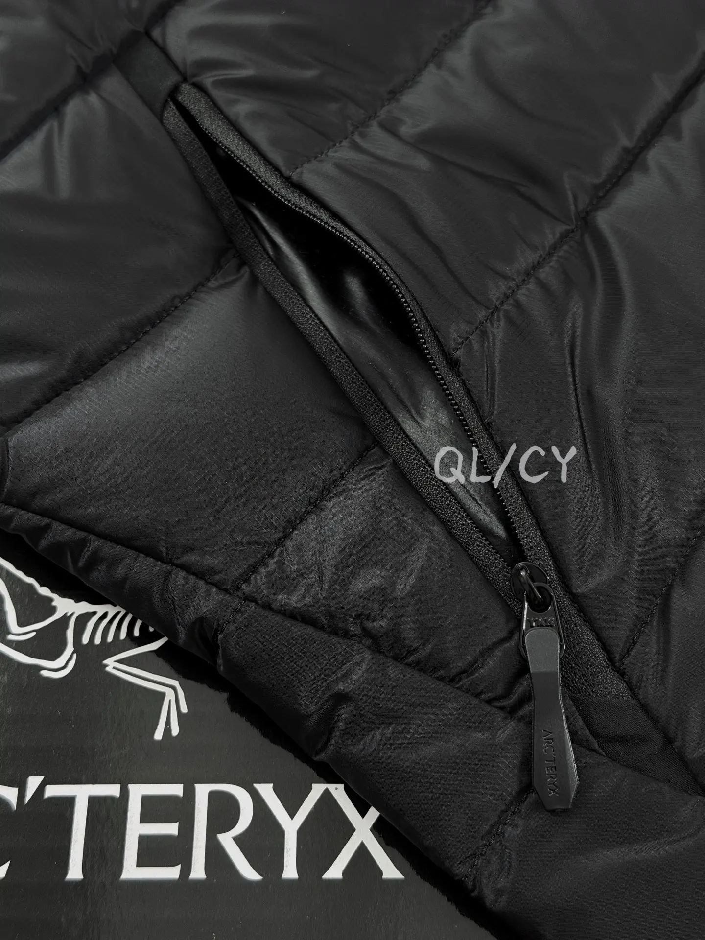 Cerium Lightweight Down-Filled Puffer Jacket D46019667 — view 5