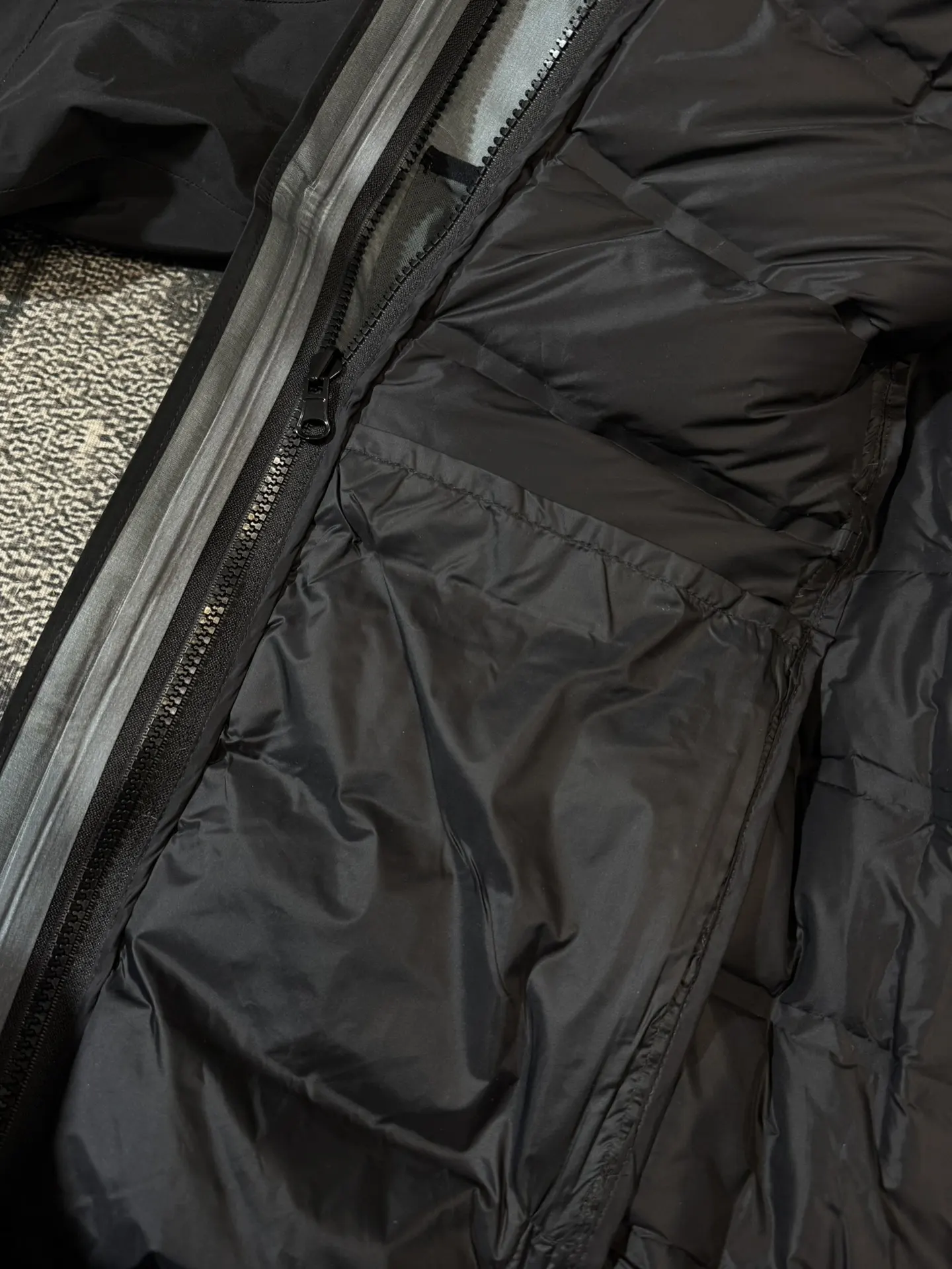 Alpha SV 3-in-1 GORE-TEX Hooded Jacket D48019397 — view 7