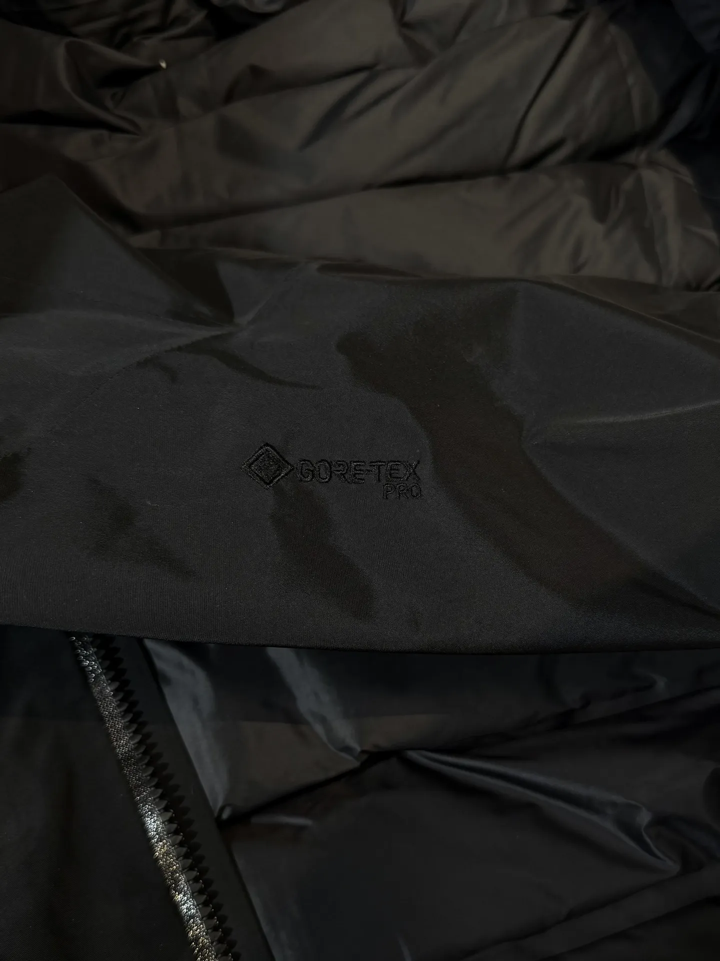 Alpha SV 3-in-1 GORE-TEX Hooded Jacket D48019397 — view 13