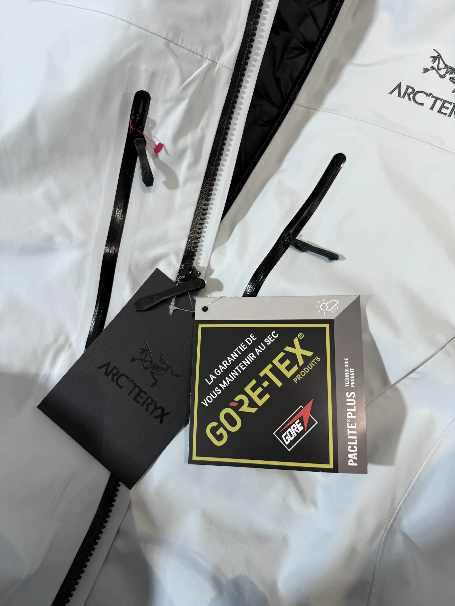 Alpha SV 3-in-1 GORE-TEX Hardshell Jacket D48019400 — view 12