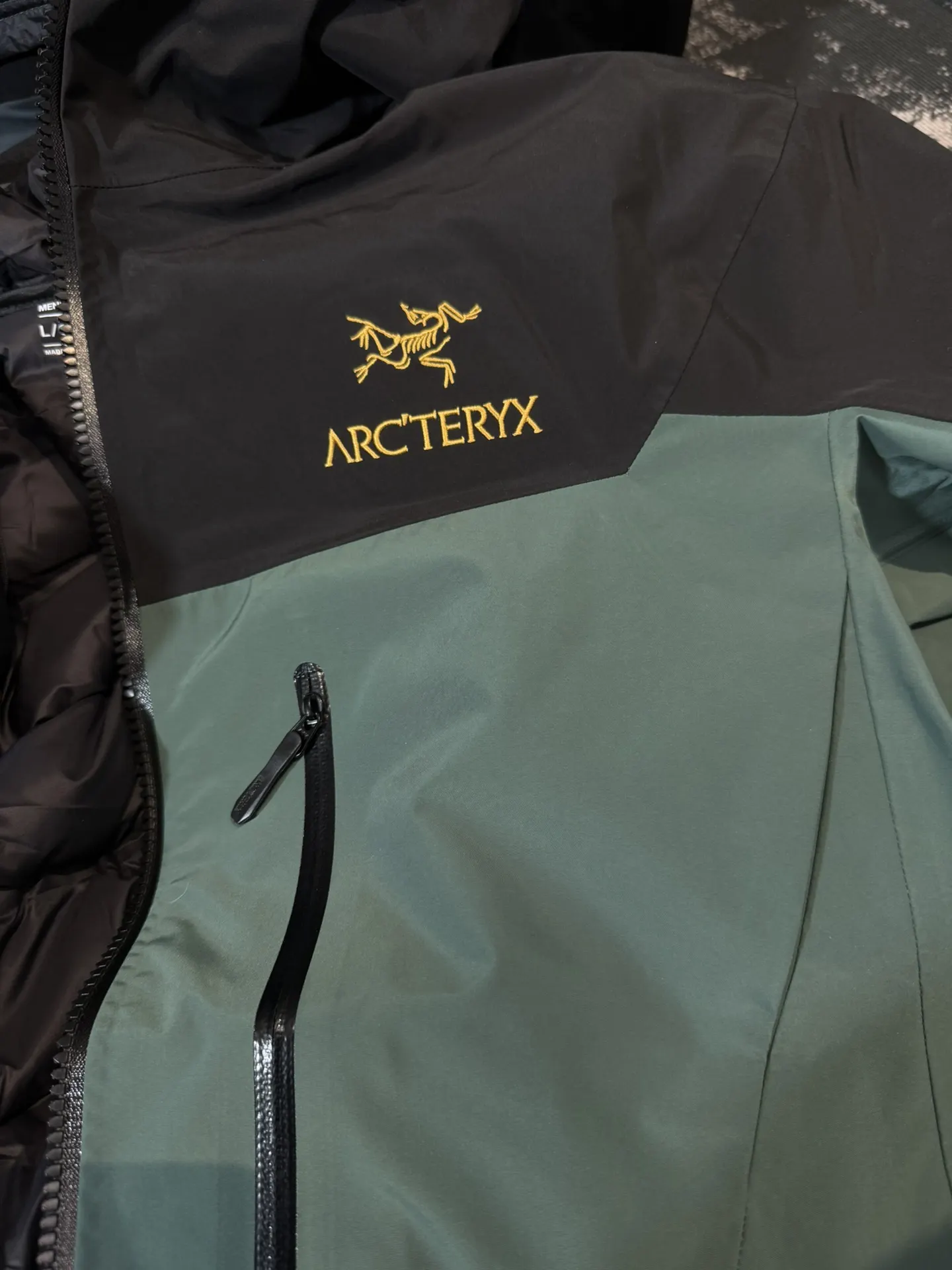 Alpha SV 3-in-1 GORE-TEX Down Jacket D48019401 — view 4