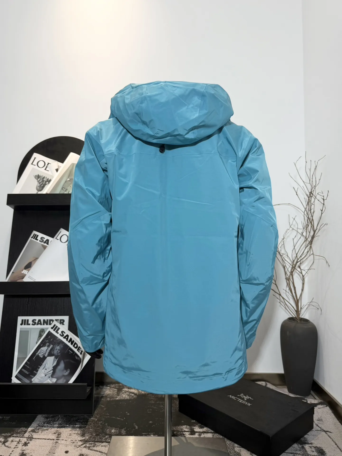 Alpha SV 3-in-1 GORE-TEX Hardshell Jacket D48019398 — view 2