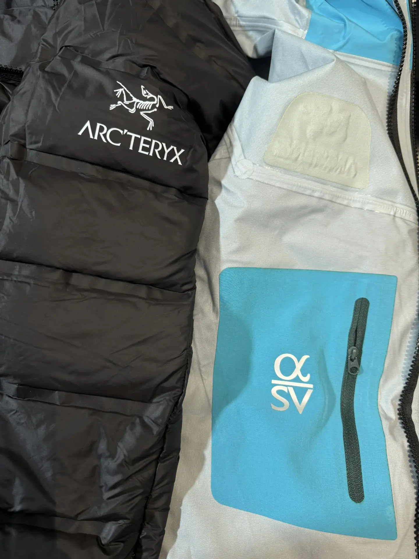 Alpha SV 3-in-1 GORE-TEX Hardshell Jacket D48019398 — view 3