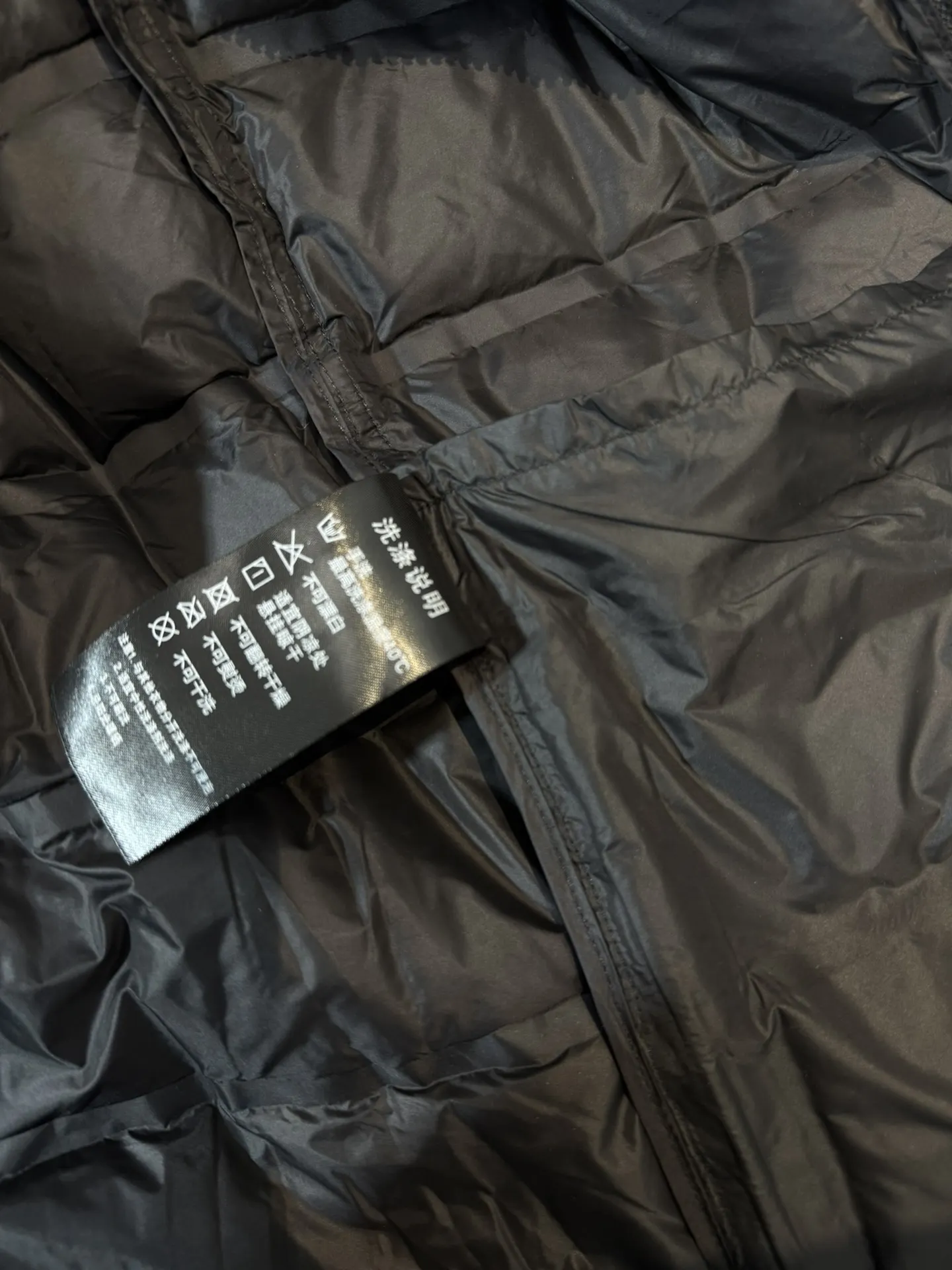 Alpha SV 3-in-1 GORE-TEX Hardshell Jacket D48019398 — view 10