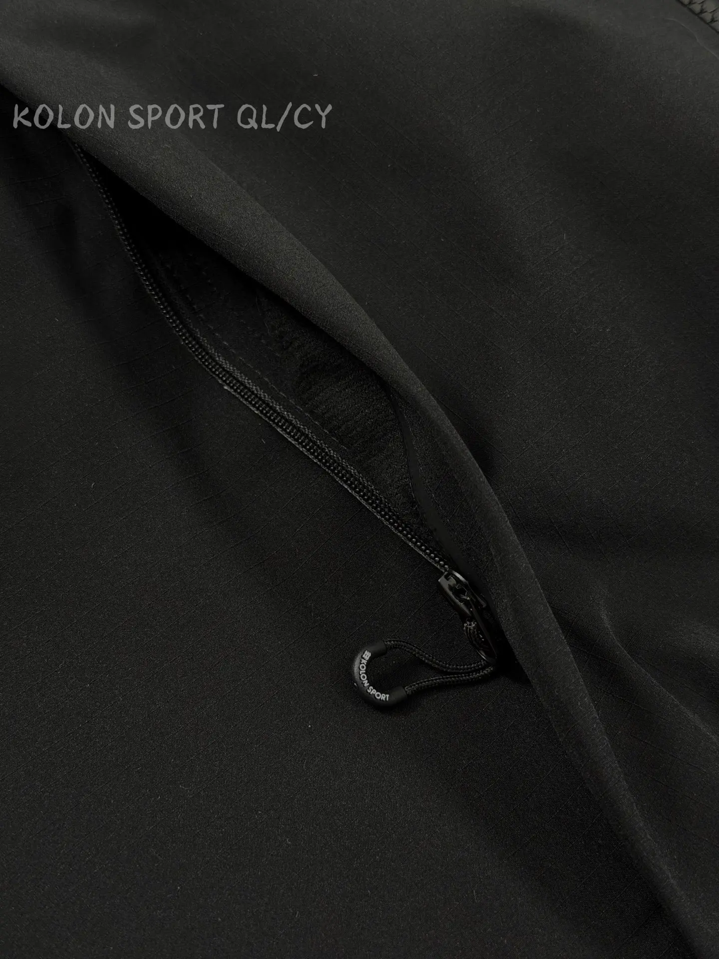 GORE-TEX 800-Fill Goose Down Hooded Jacket D51019675 — view 4