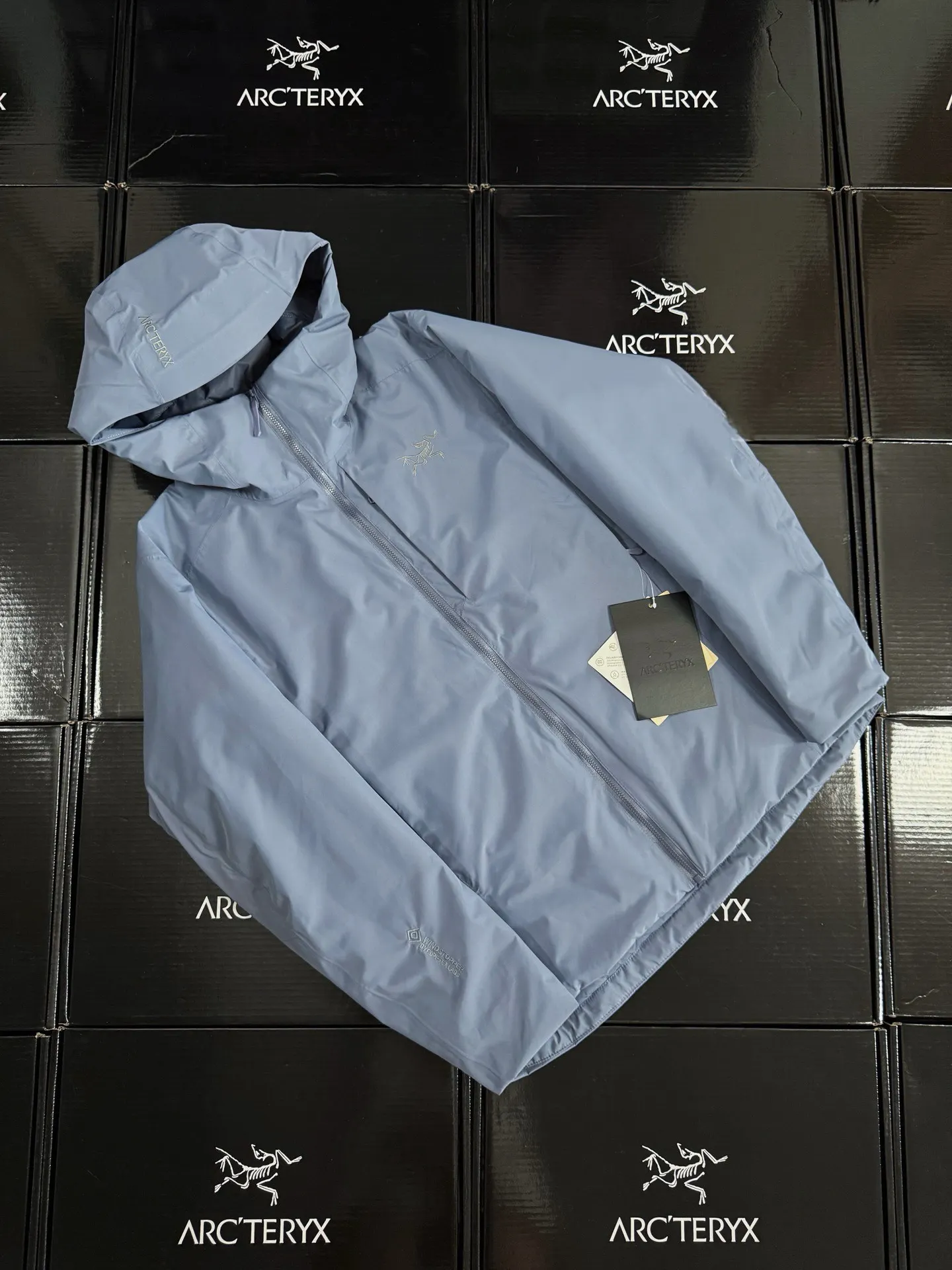 Solano Down Hooded GORE-TEX Jacket D52019588 — view 2