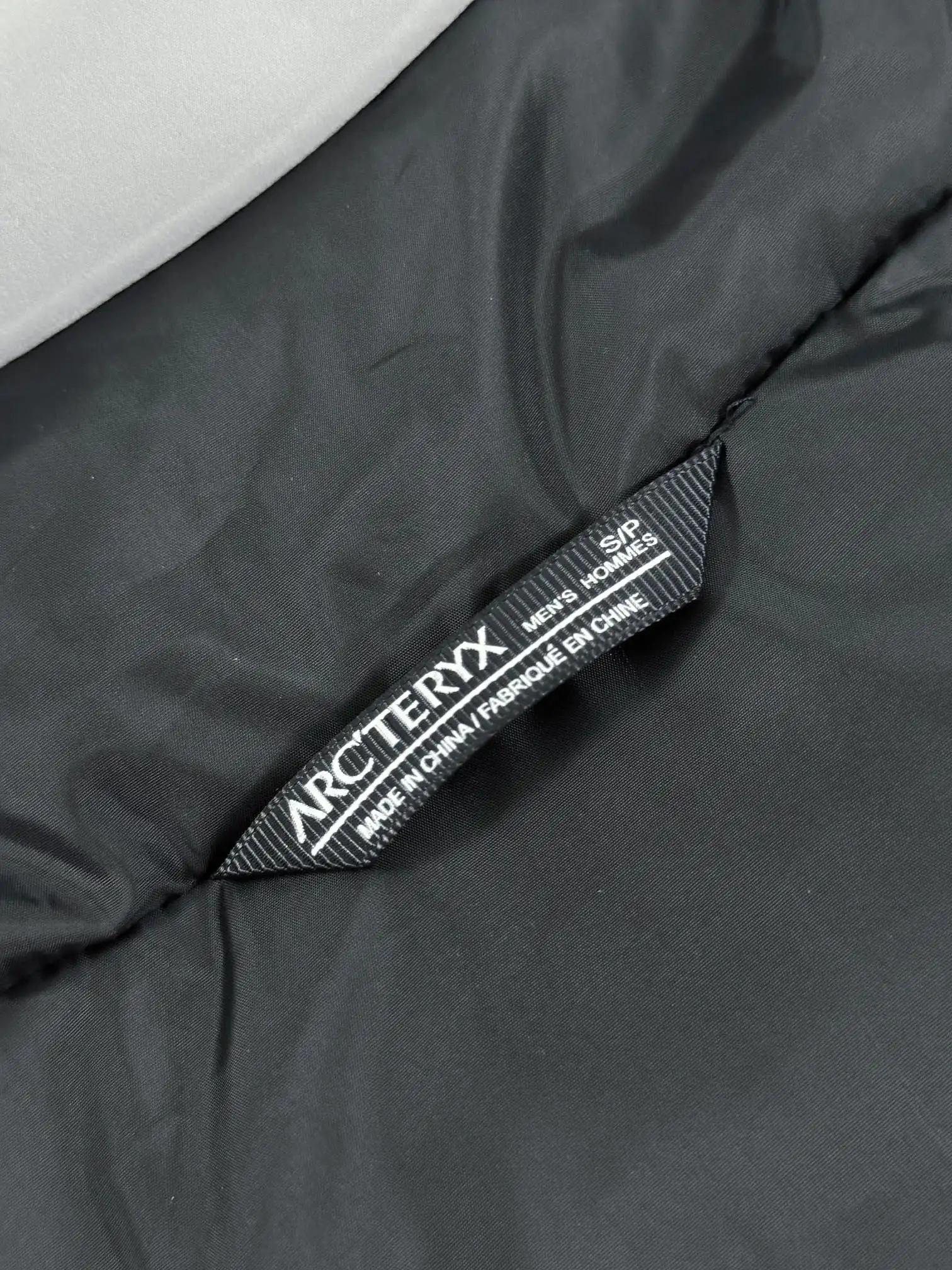 Beta Down Insulated GORE-TEX Jacket D52019276 — view 5