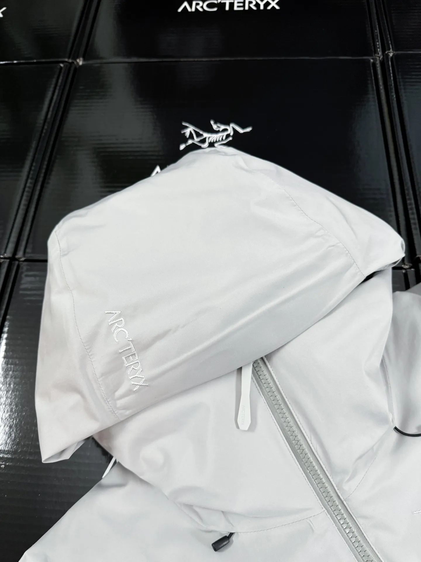 Beta Down Insulated GORE-TEX Jacket D52019276 — view 7