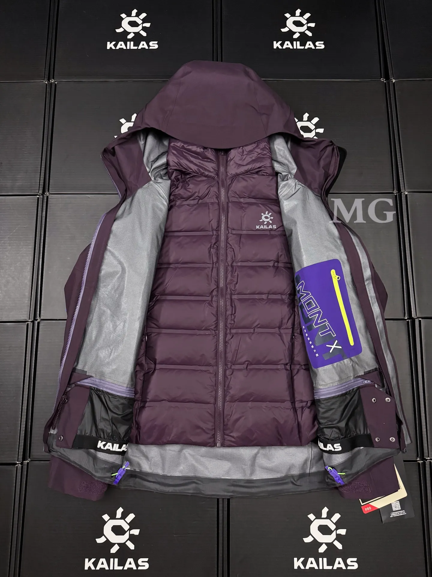 Mont-X 3-in-1 GORE-TEX Down Jacket D58019612 — view 4