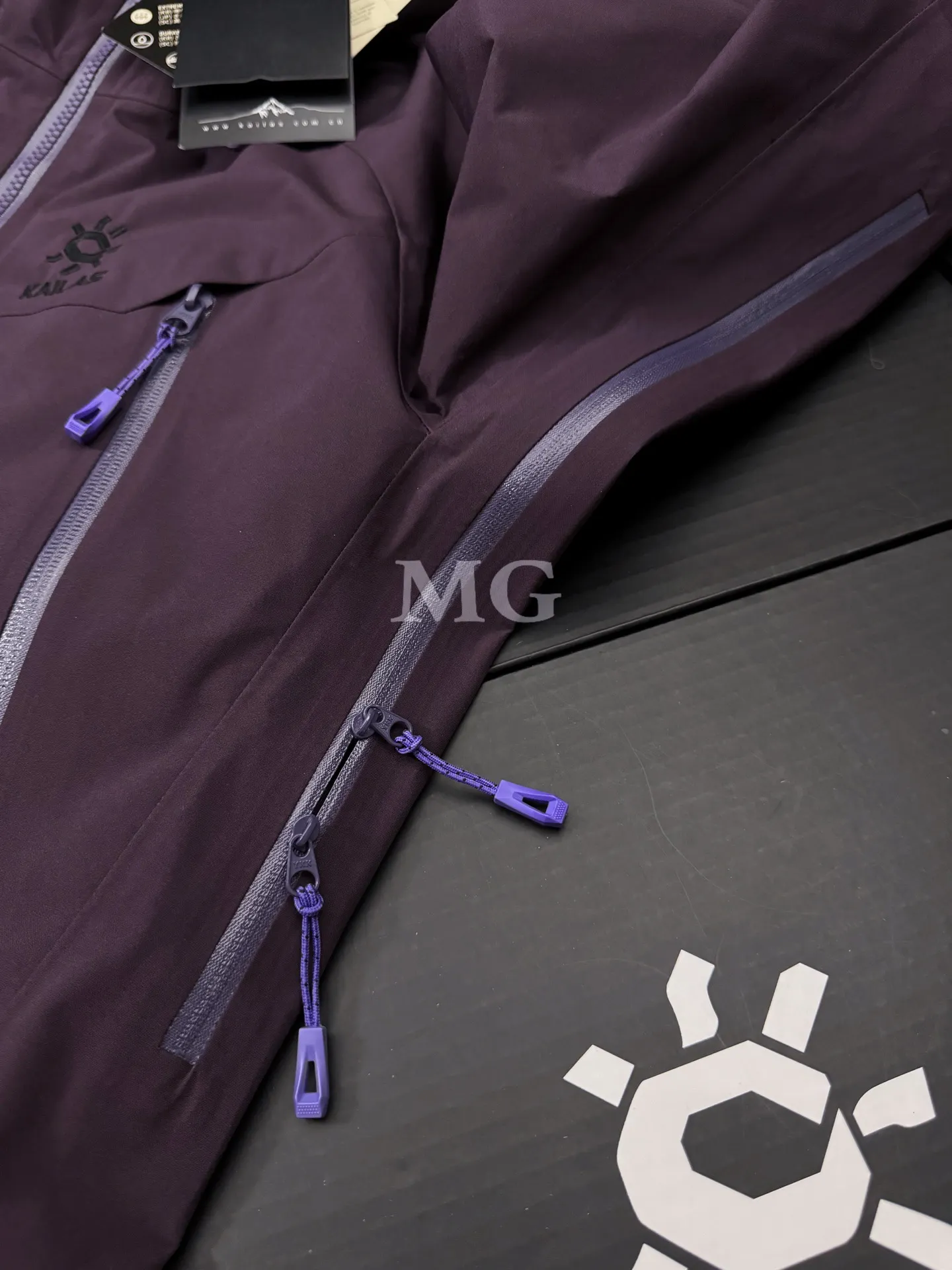 Mont-X 3-in-1 GORE-TEX Down Jacket D58019612 — view 6
