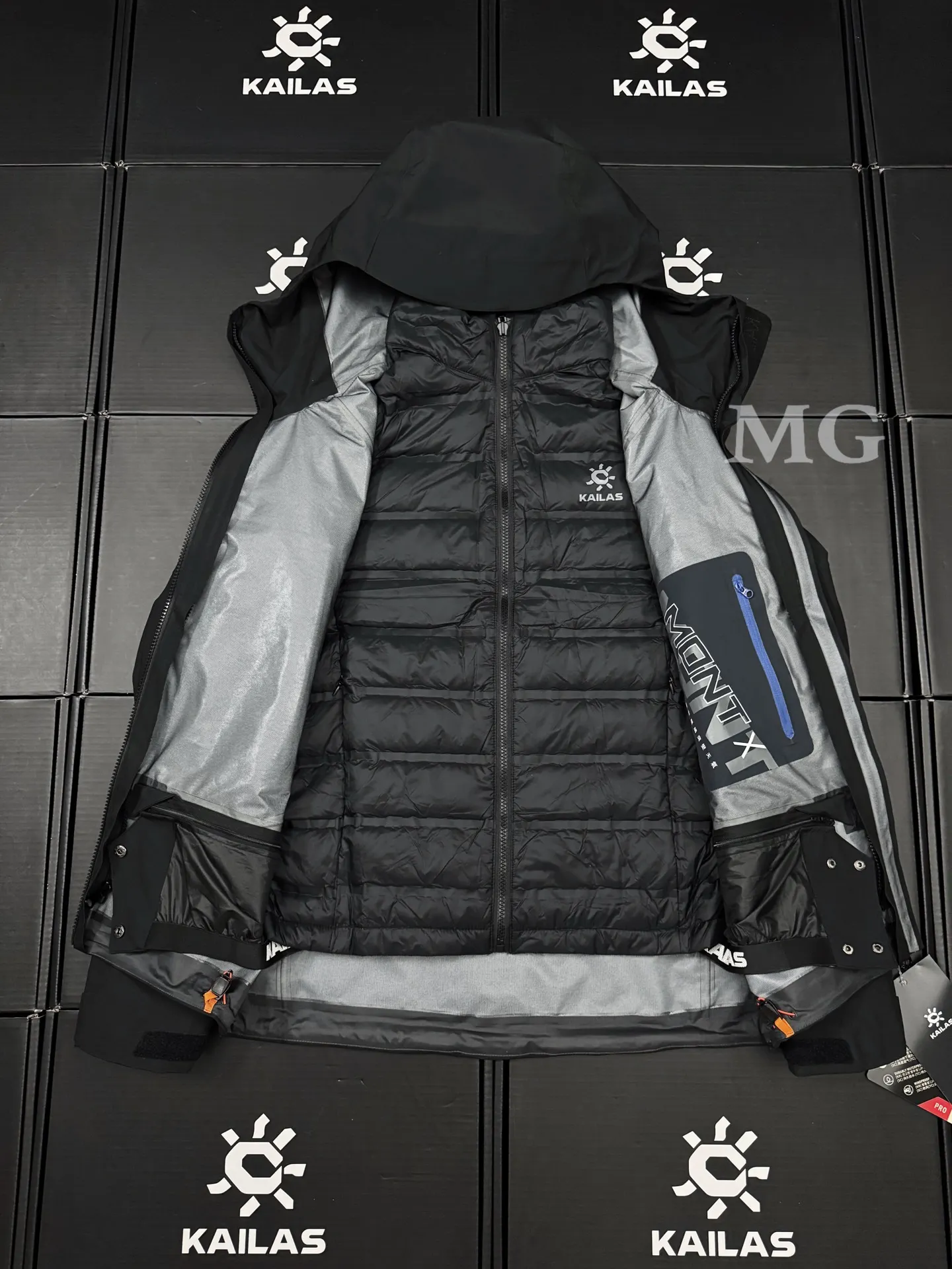 Mont-X 3-in-1 GORE-TEX Down Jacket D58019611 — view 4