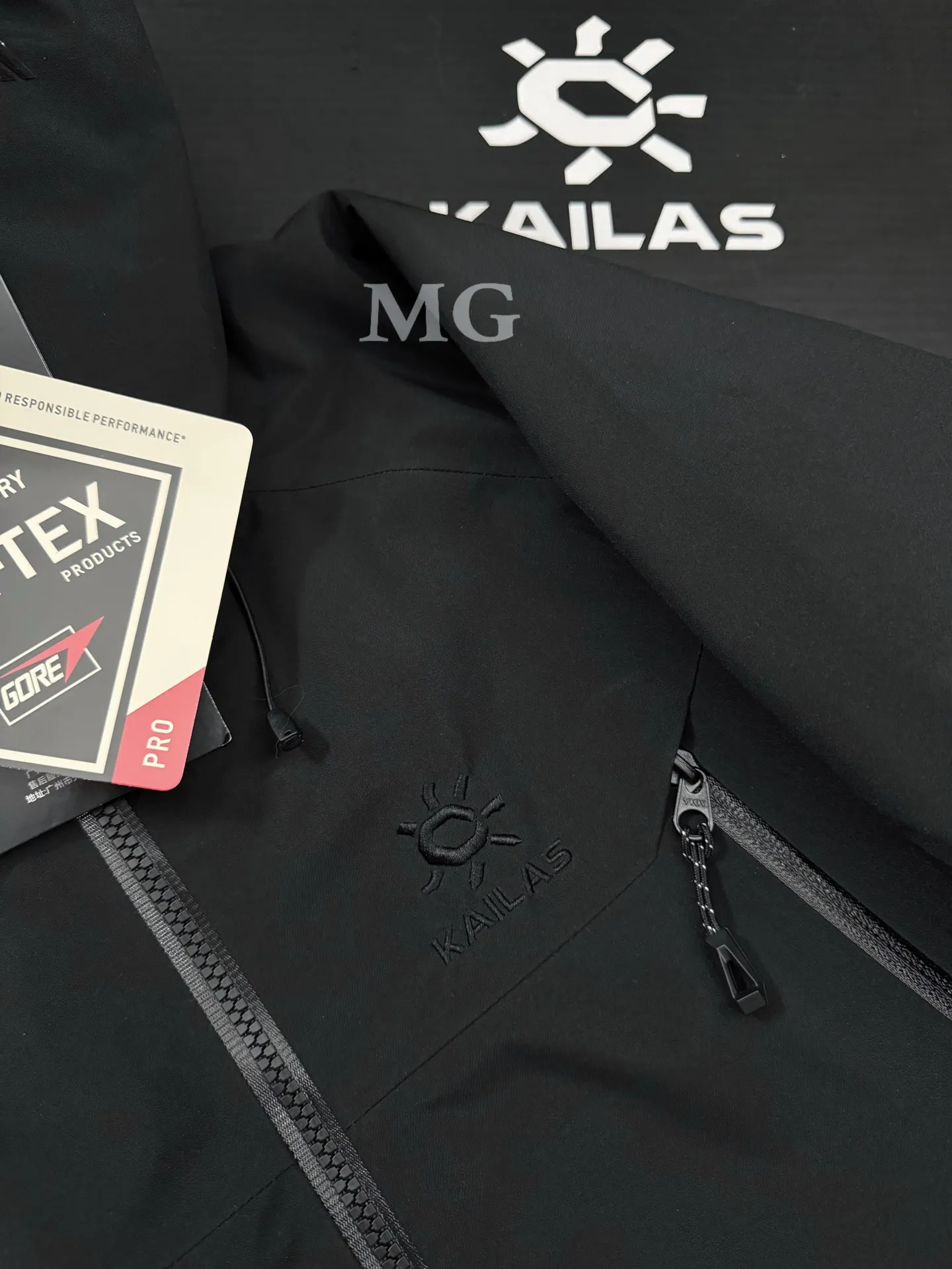 Mont-X 3-in-1 GORE-TEX Down Jacket D58019611 — view 8
