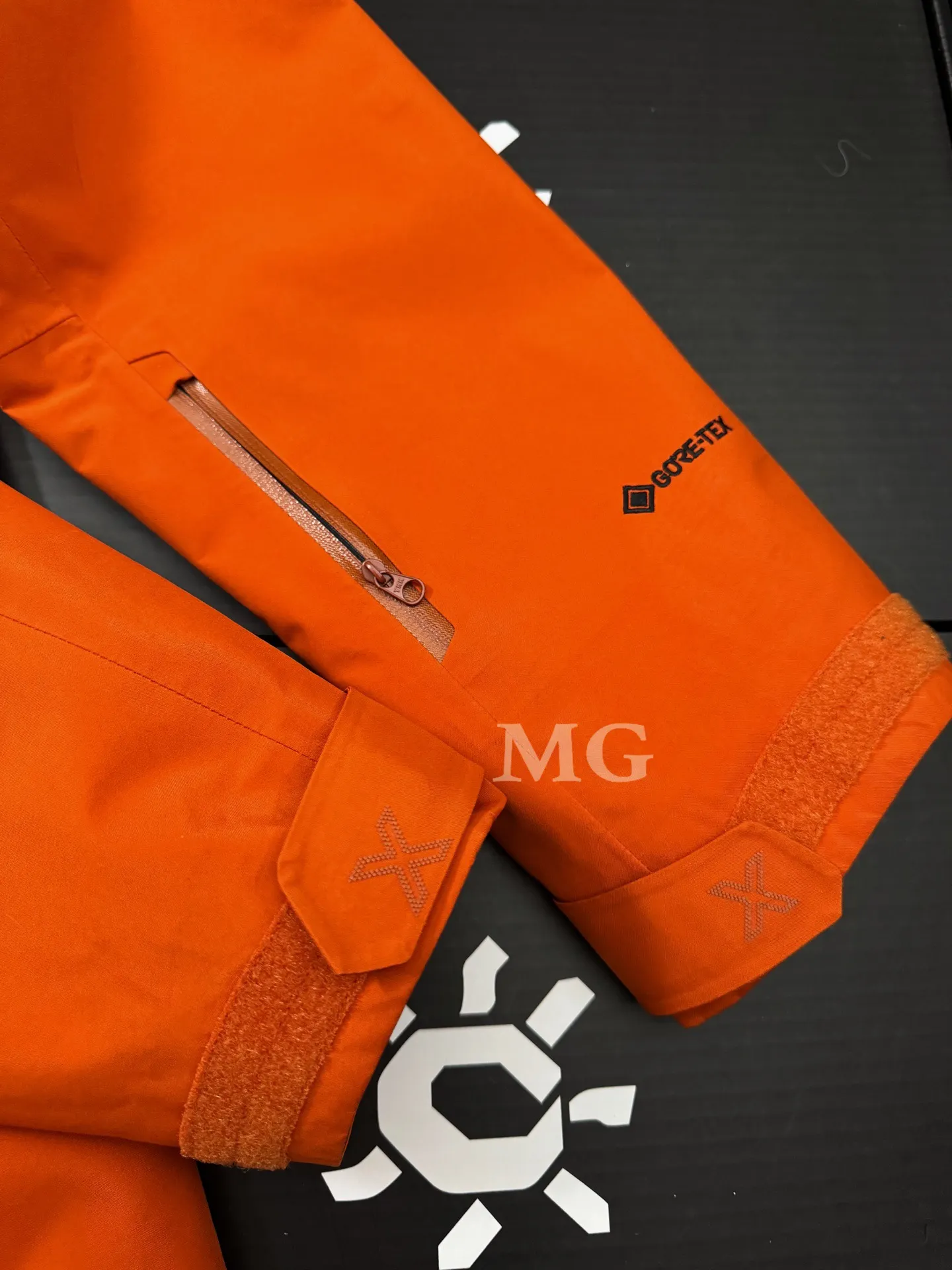 Mont-X 3-in-1 GORE-TEX Down Jacket D58019610 — view 7