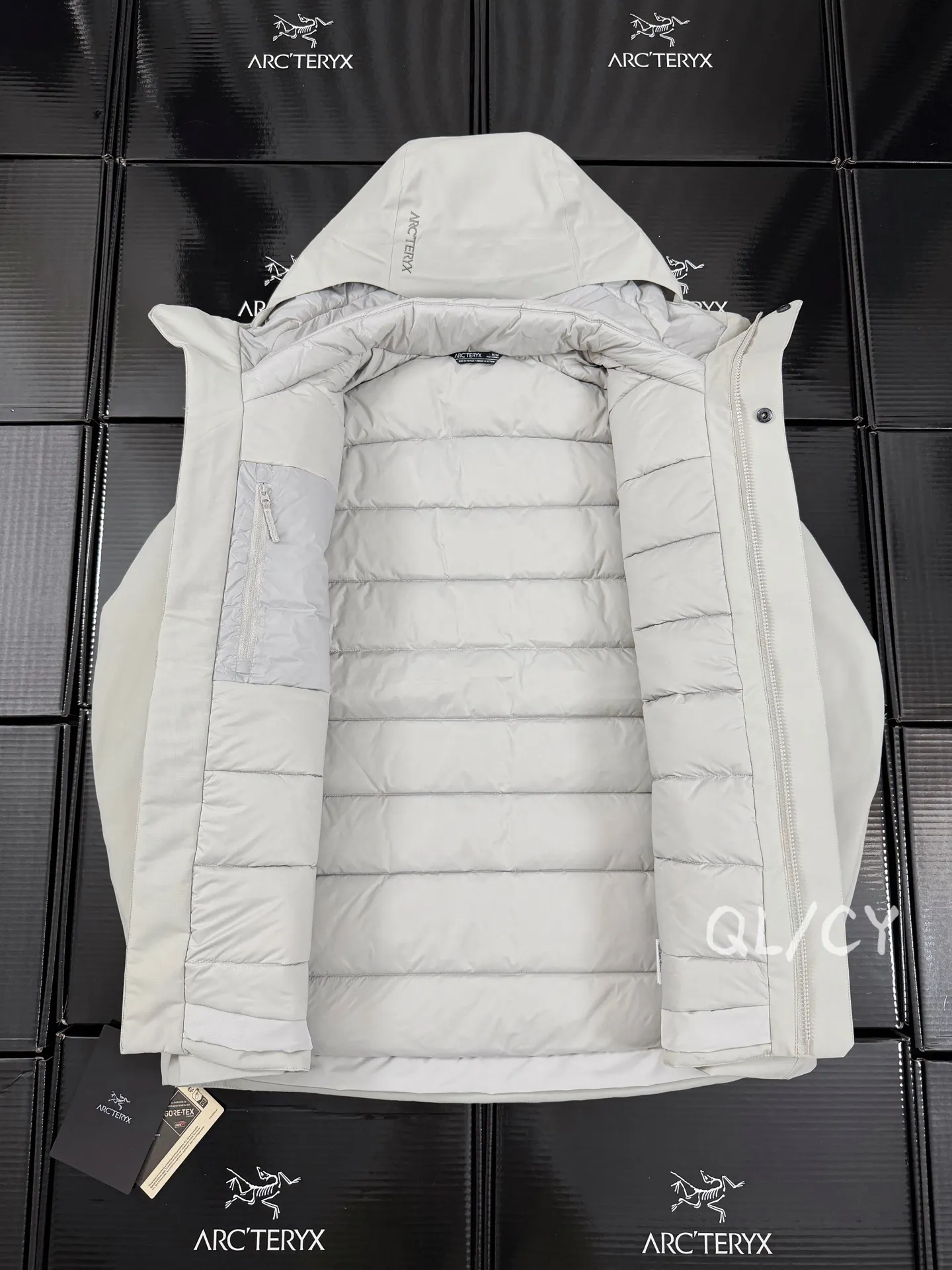 Therme GORE-TEX Down-Filled Hooded Jacket D58019671 — view 8