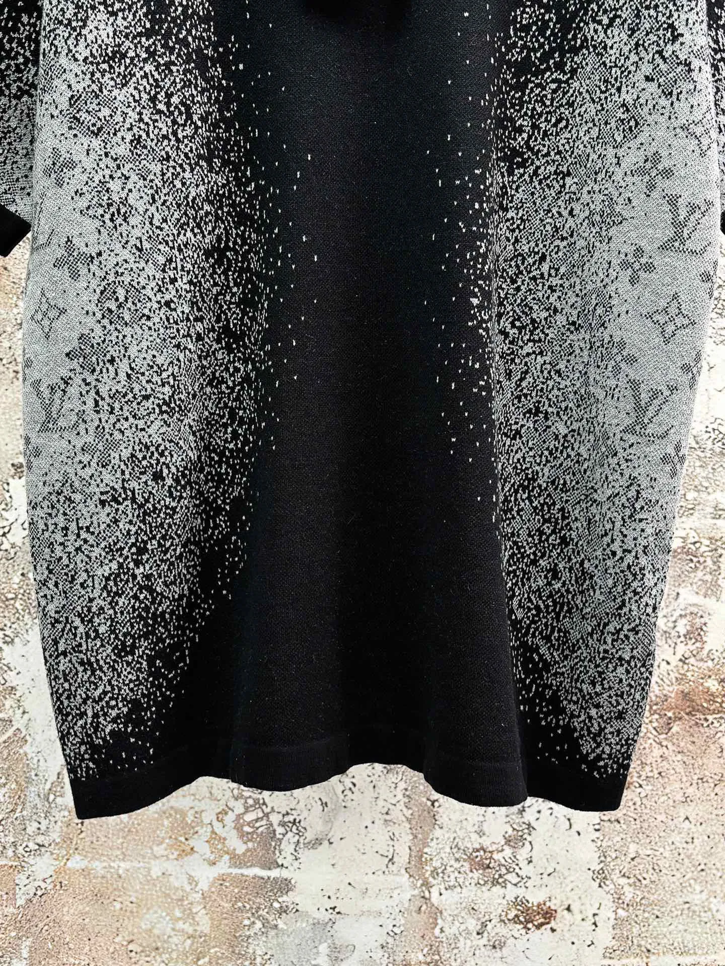 Monogram Gradient Knit T-Shirt D19013917 — view 5