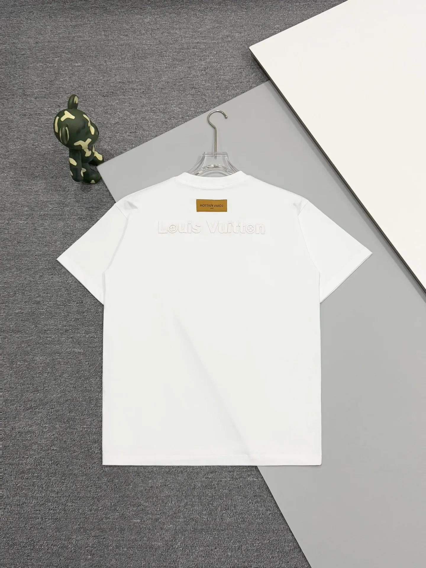 Leather Patch Embroidered Cotton T-Shirt D13513396 — view 2