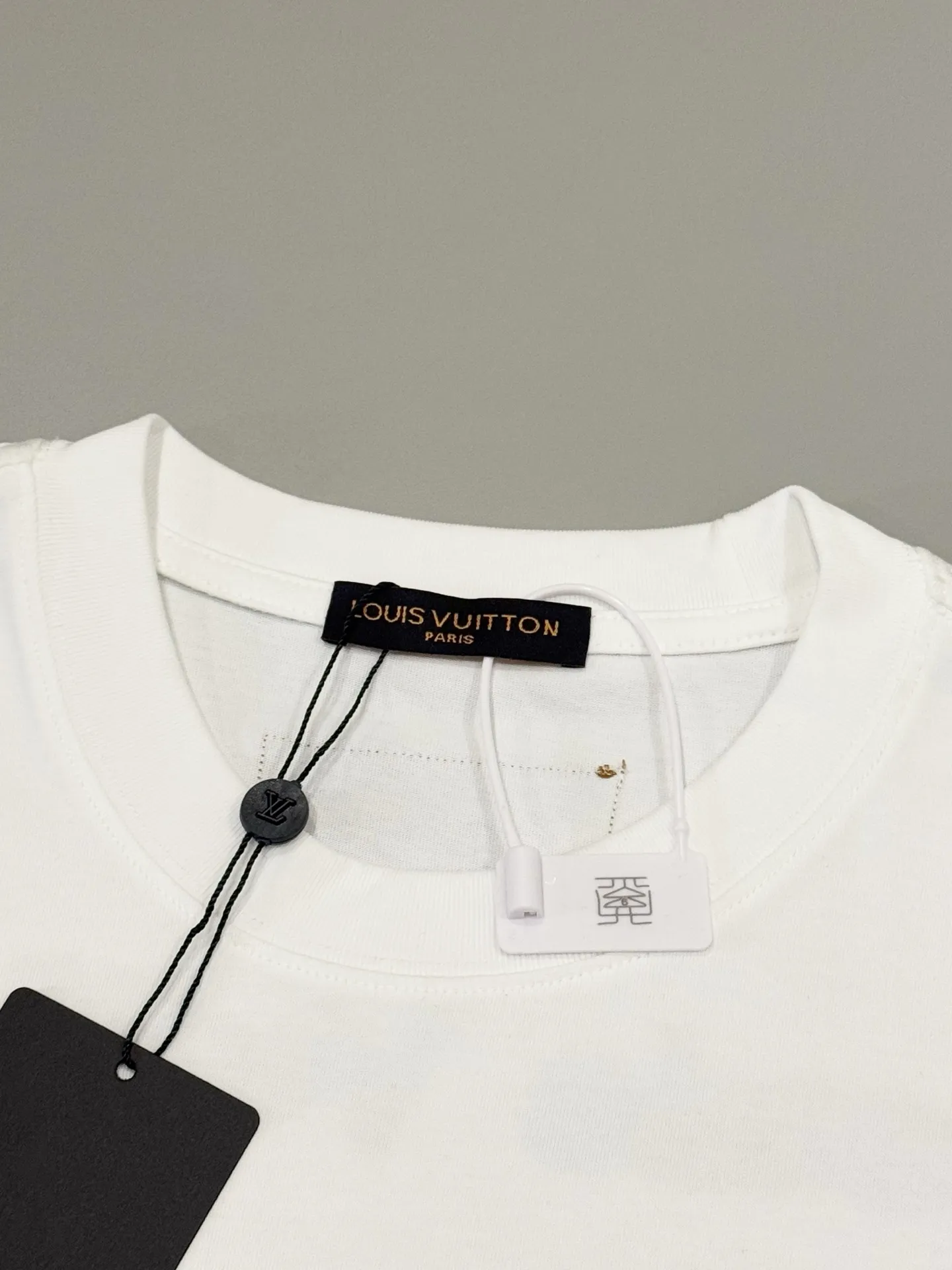 Leather Patch Embroidered Cotton T-Shirt D13513396 — view 3