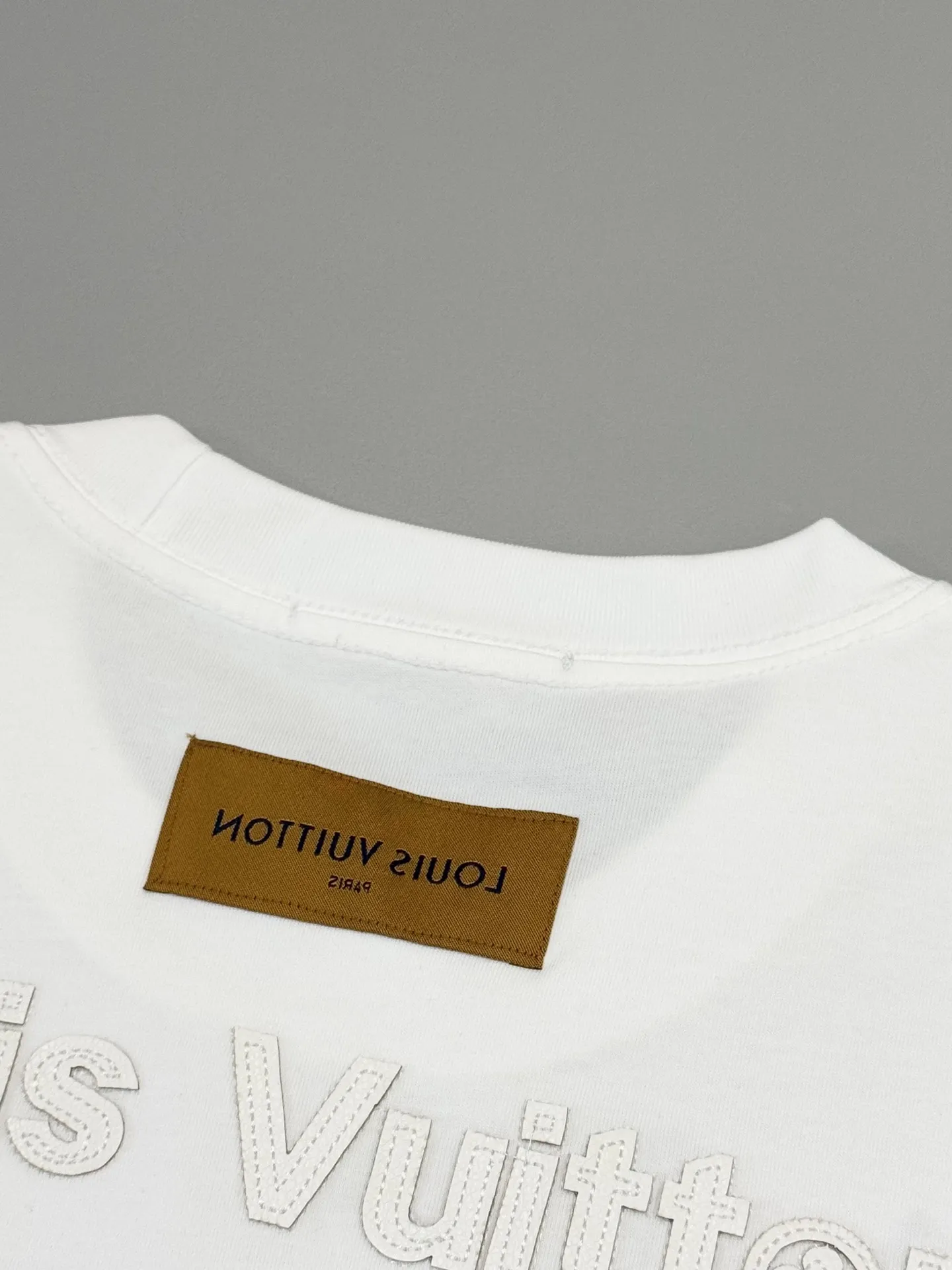 Leather Patch Embroidered Cotton T-Shirt D13513396 — view 6
