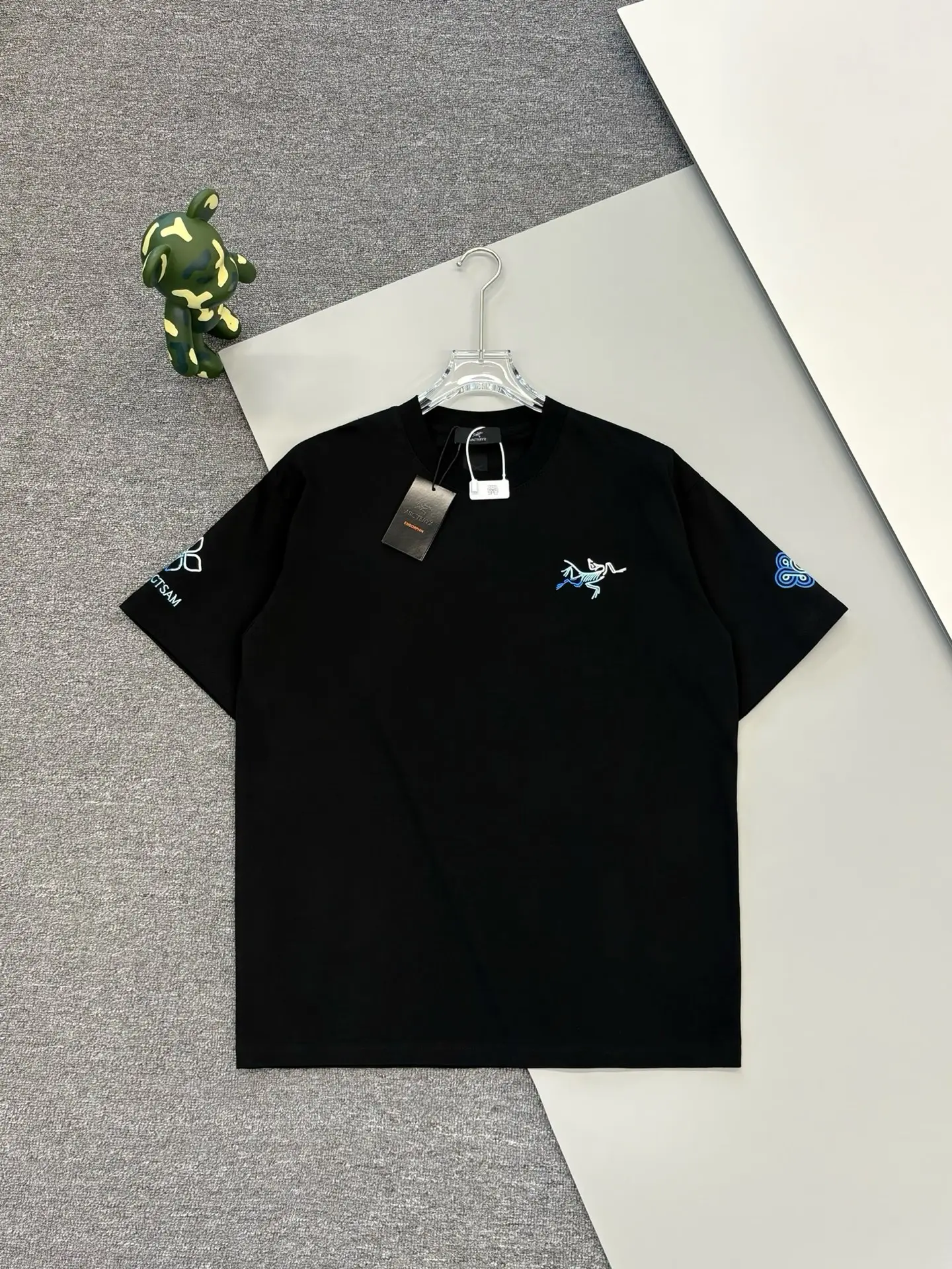 Embroidered Gradient Logo Cotton T-Shirt D13513086