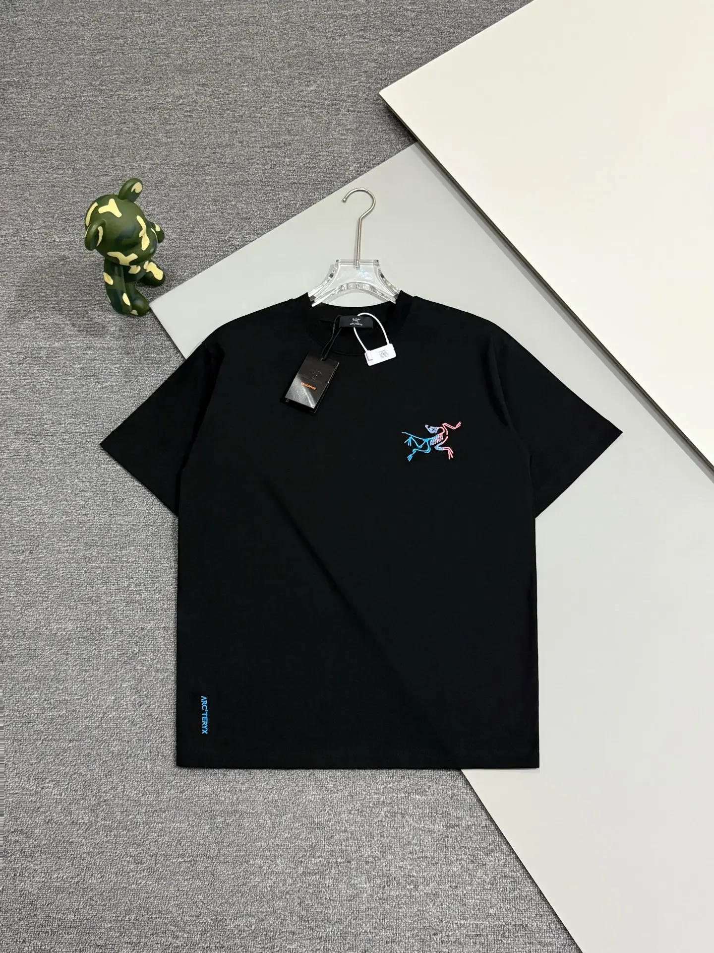 Embroidered Gradient Logo Cotton T-Shirt D13513349